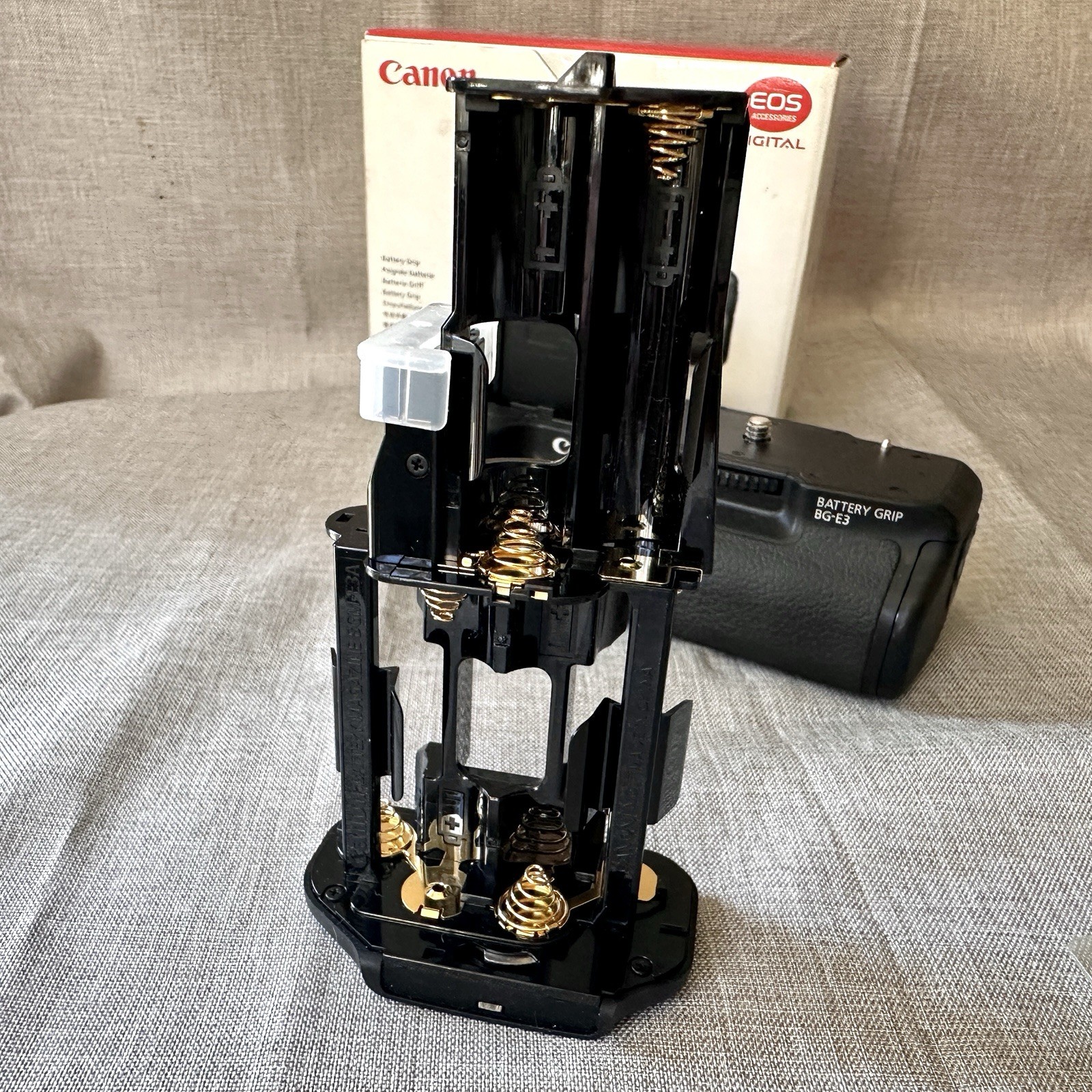 Open Box: Canon Battery Grip EOS Accessory BG-E3 With Magazine For XT, XTI