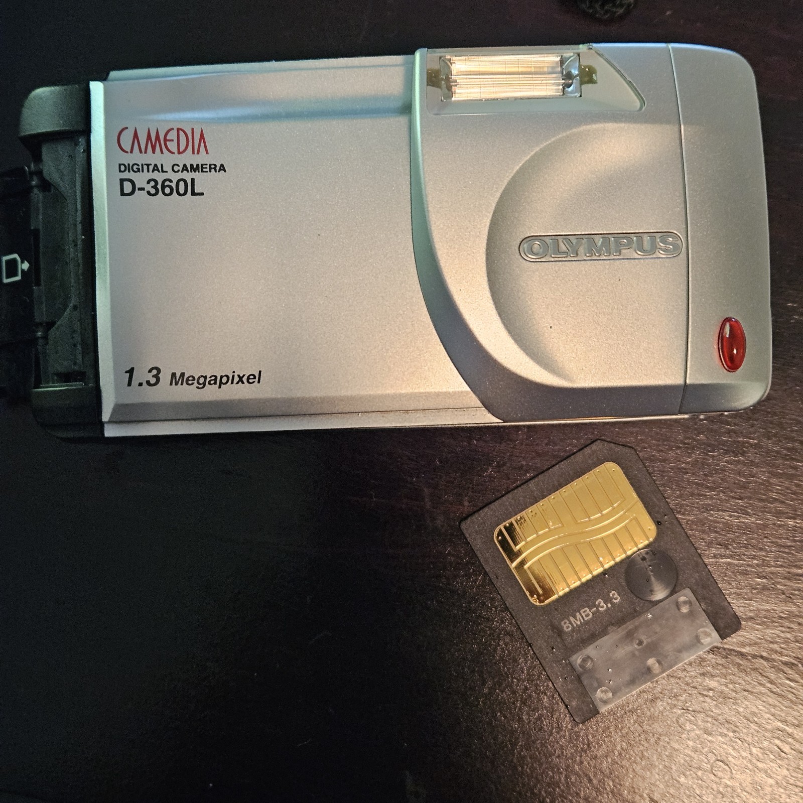 Olympus Camedia D-360L Digital Camera, 8 MB SmartMedia Card,- For Parts Only