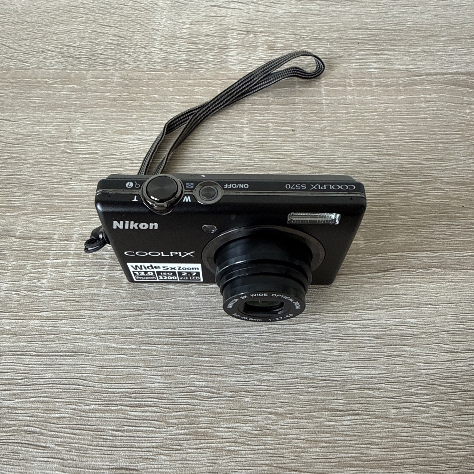 Nikon COOLPIX S570 12MP Digital Camera Black Charger + Memory Card + Battery
