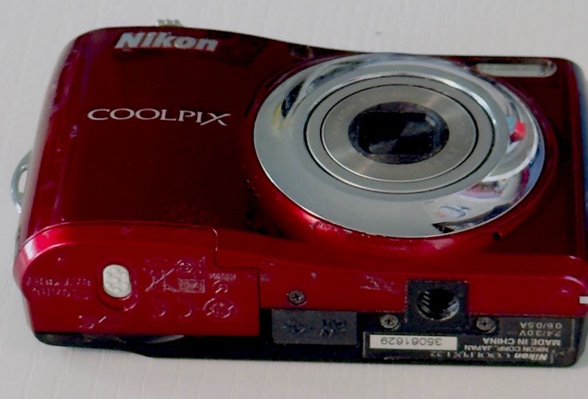 Nikon COOLPIX L22 12MP 3.6x Optical CCD Vintage Digital Camera Red