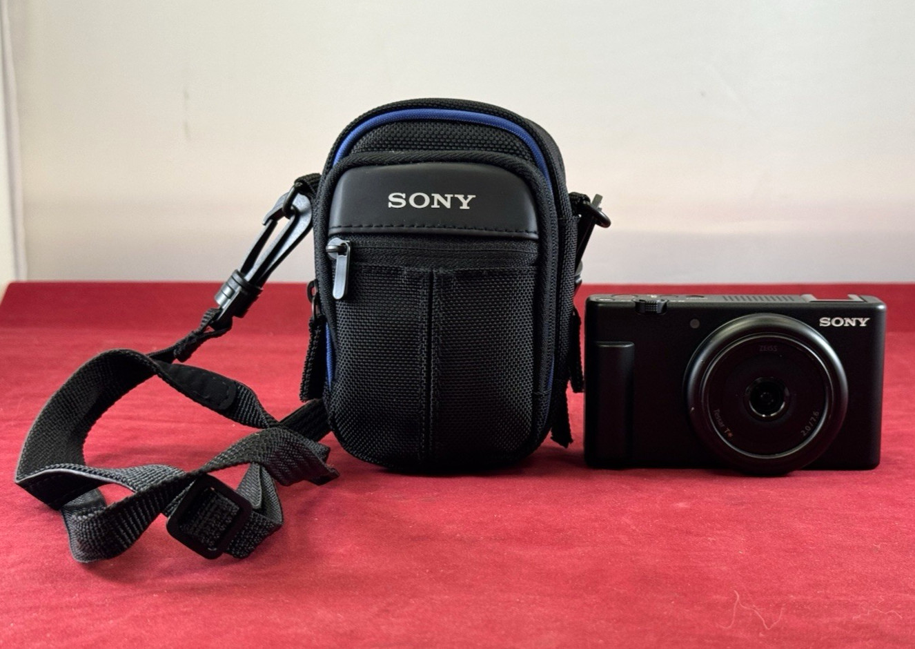 Sony ZV-1F Vlog Camera for Content Creators & Vloggers – Black