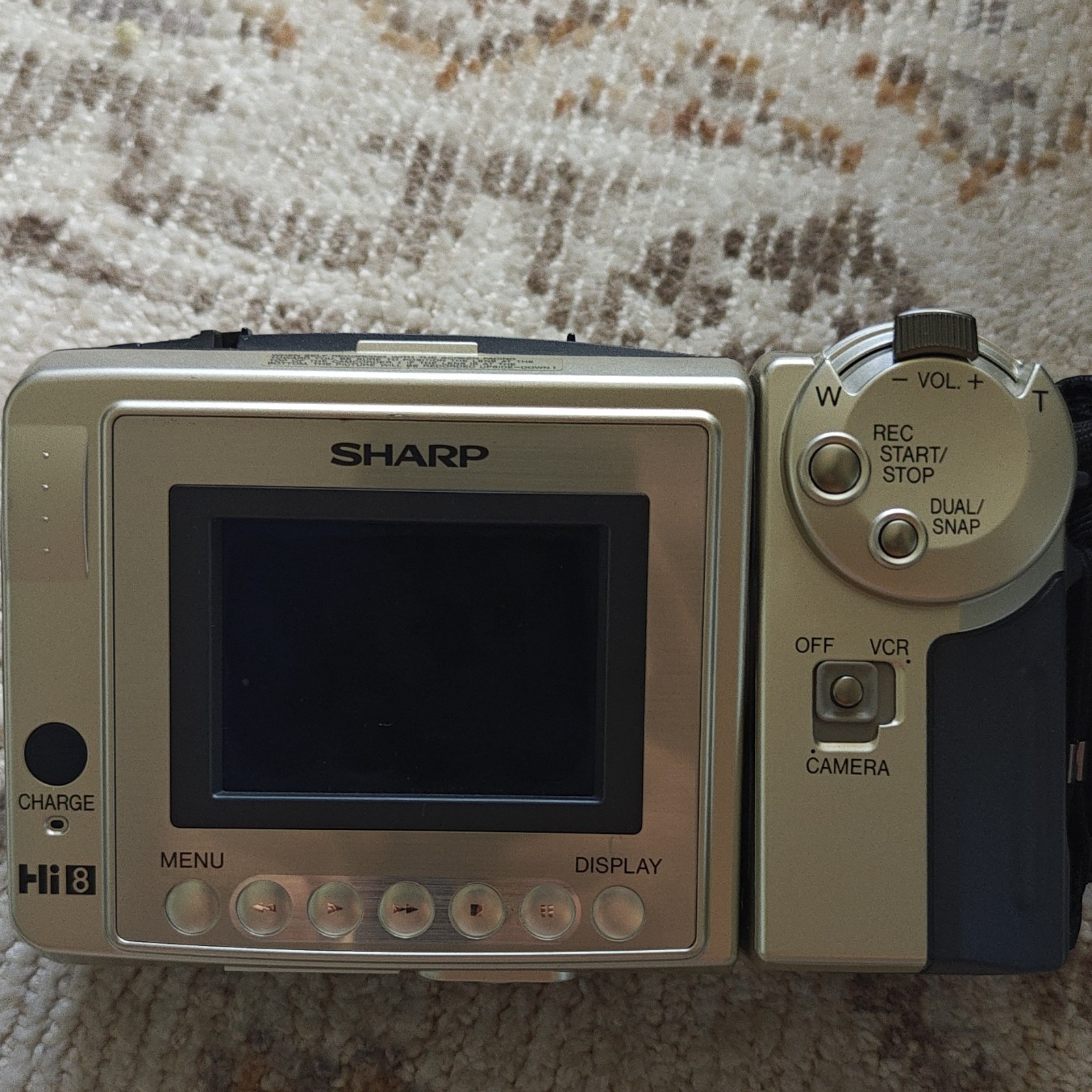 Sharp Viewcam Hi8 Handheld Camcorder 40x/400x Zoom 2.5″ LCD Silver w/ Case