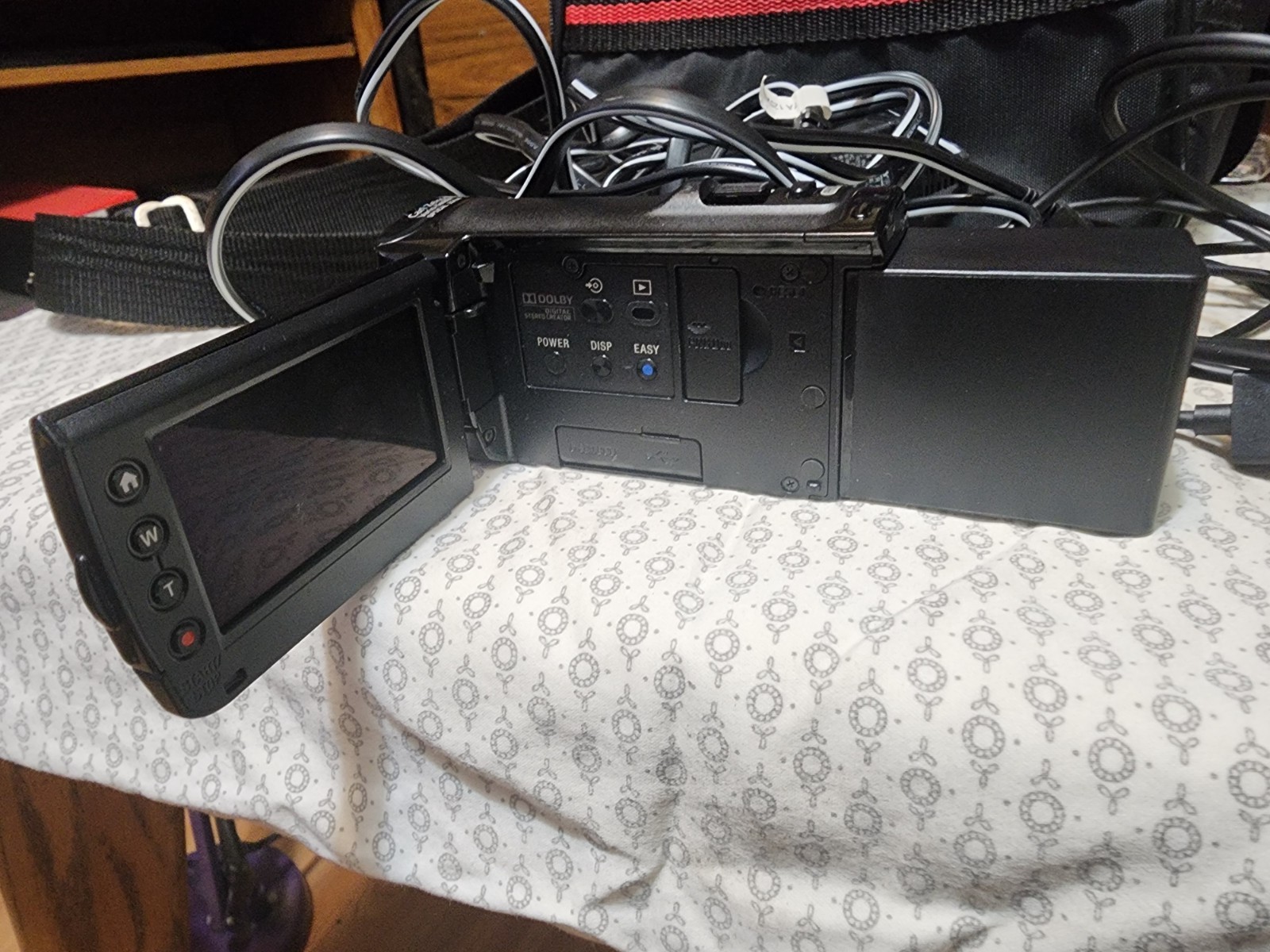 SONY HDR-CX100E FHD Handycam Digital Camcorder +Battery, Charger,Cords, Mem Card