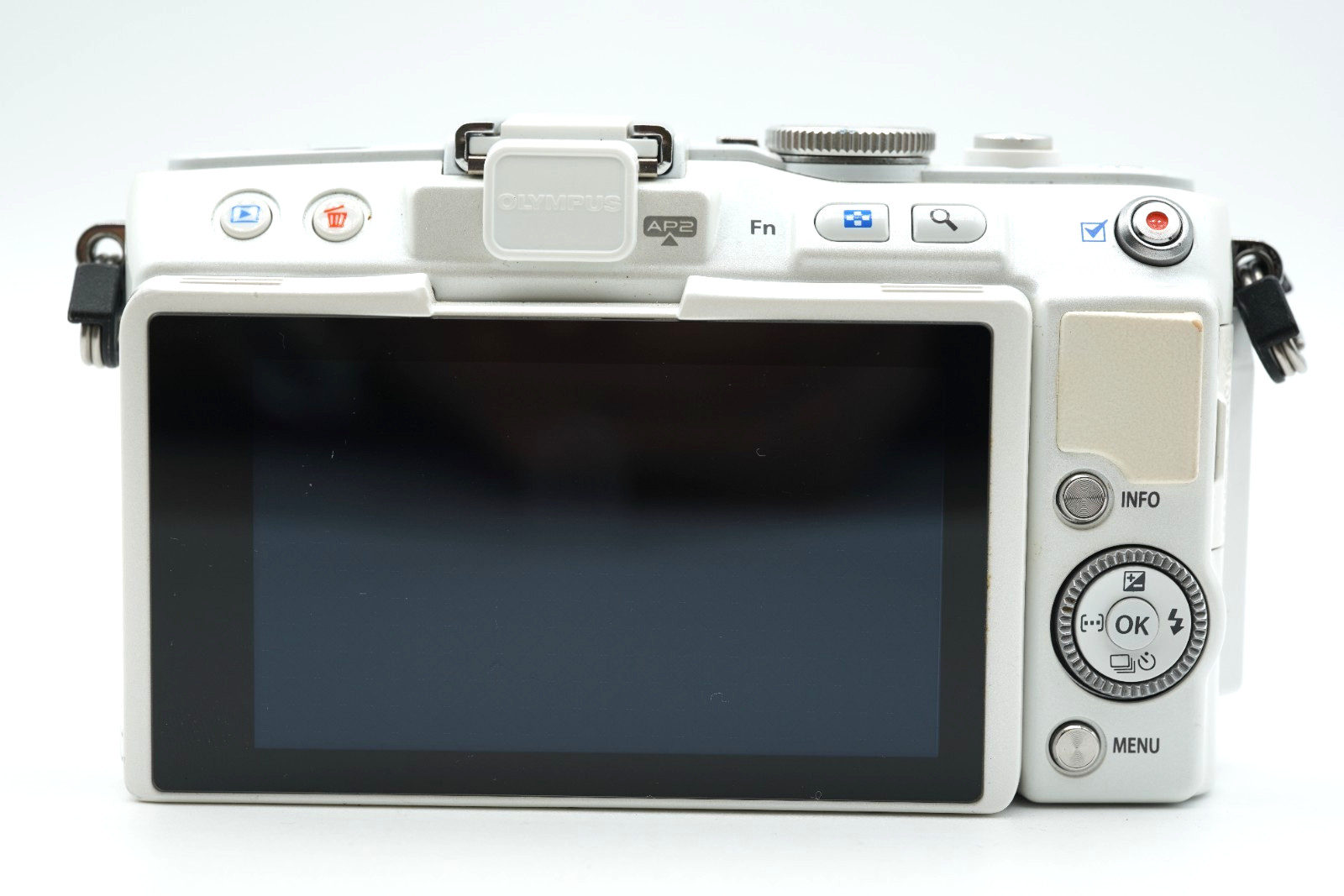 [US DUTY PAID] Olympus Pen Lite E-PL6 16.0MP white Body Only [SC 1712] #001