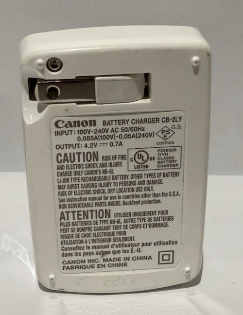 Canon PowerShot SD1200 IS Digital ELPH Camera 10MP Silver 3X Zoom Compact