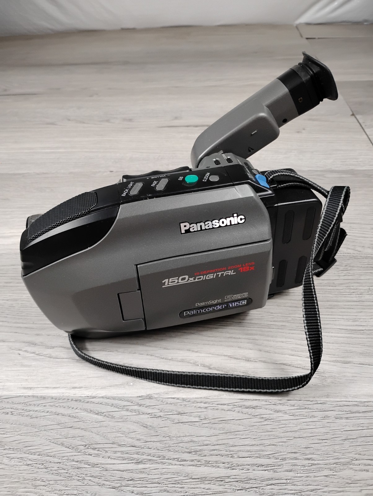 Panasonic PV-L580D Compact VHS/VHS-C Palmcorder 150x Digital Camcorder Tested