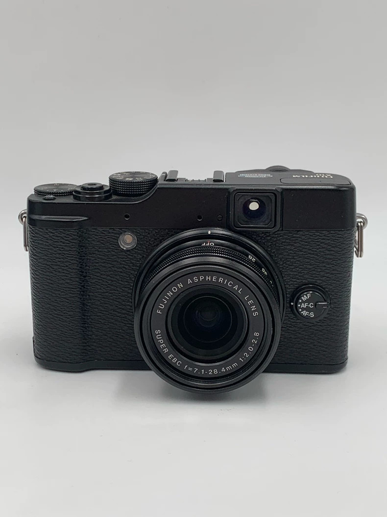 Fujifilm X10 12MP 4x Zoom WiFi Compact Digital Camera with Flash 90% New