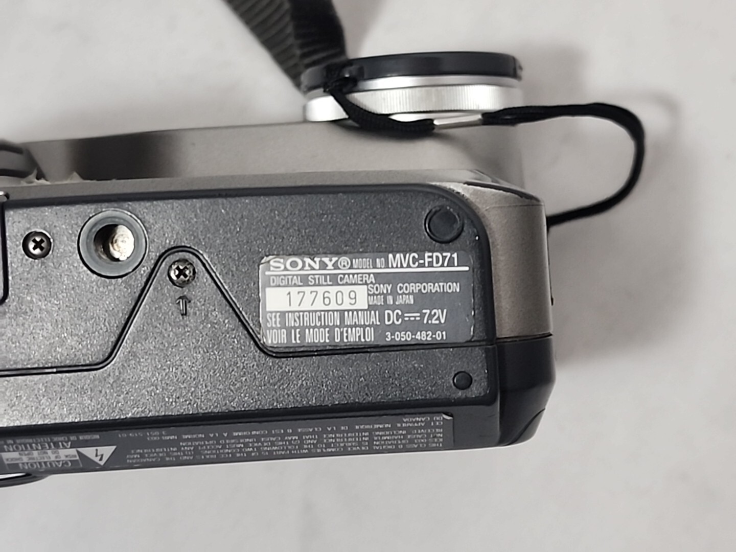 Sony Mavica MVC-FD71 0.4MP Digital Camera – Metallic Gray