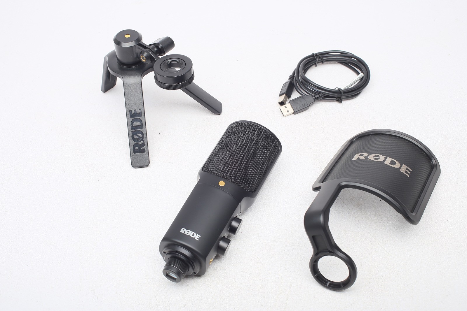 Rode NT-USB Microphone +Pop filter+Desktop Tripod+USB Cable+SET+Works GREAT+MINT