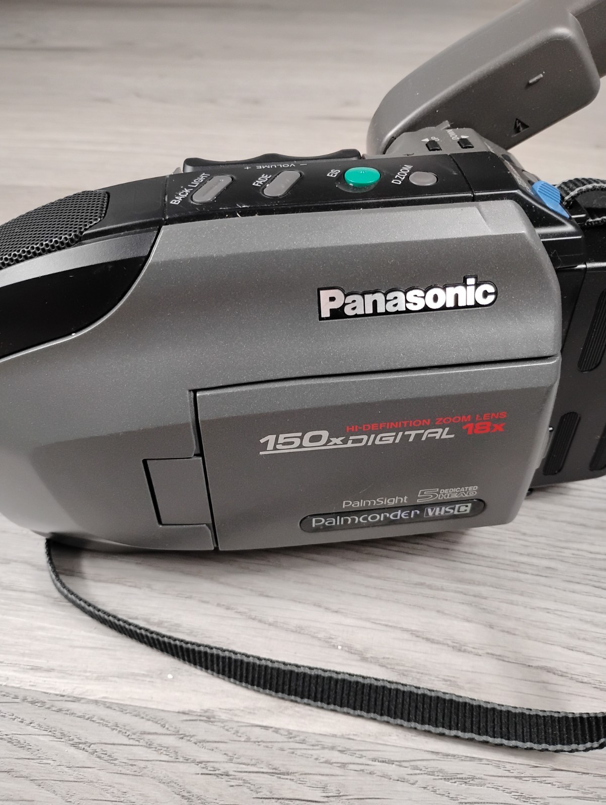 Panasonic PV-L580D Compact VHS/VHS-C Palmcorder 150x Digital Camcorder Tested