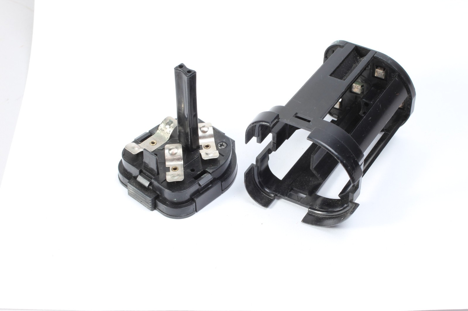 METZ 45-39 BATTERY HOLDER FOR 45CT FLASH GUN AND OTHERS NO CORROSION