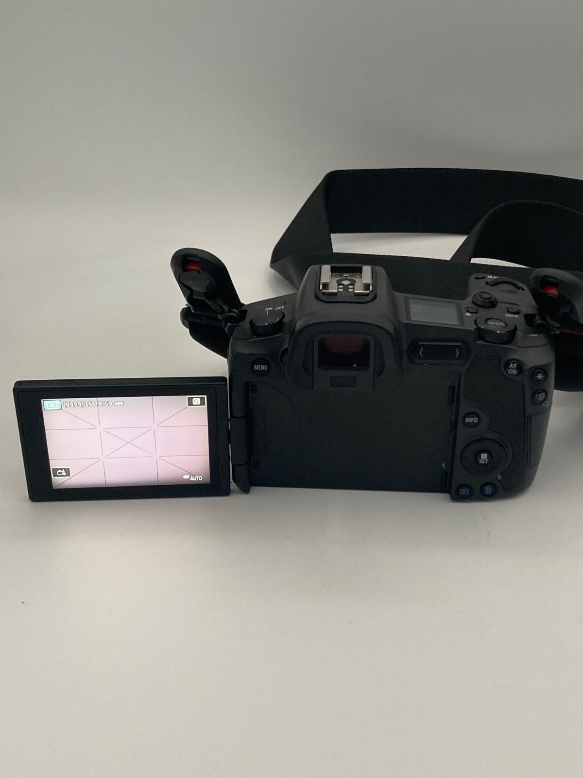 Canon EOS R Mirrorless Digital Camera Body 512GB SD Card Battery Charger Strap