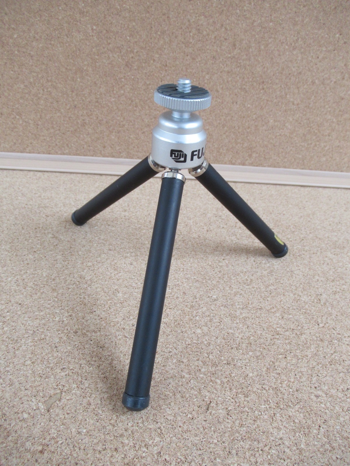 Vintage Fuji Film branded compact Tripod, made in Taiwan – excellent condition!