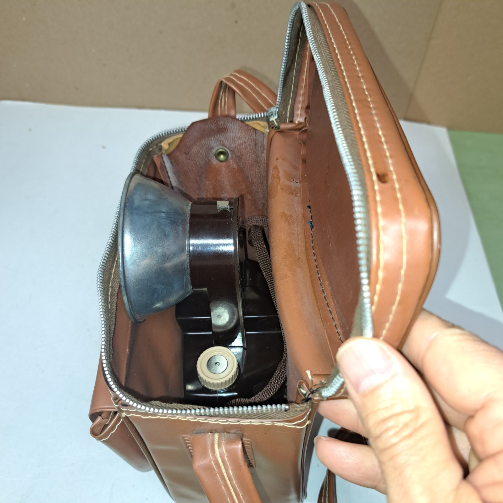 Vtg 1950s Sawyers Nomad 127 Film Camera Brown Bakelite w/ Flash & Case Untested