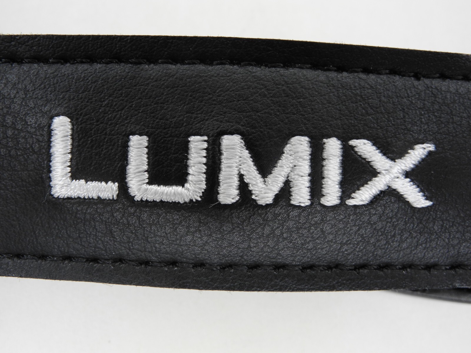 NEW Panasonic Lumix Black / White 1″ Camera Neck Strap