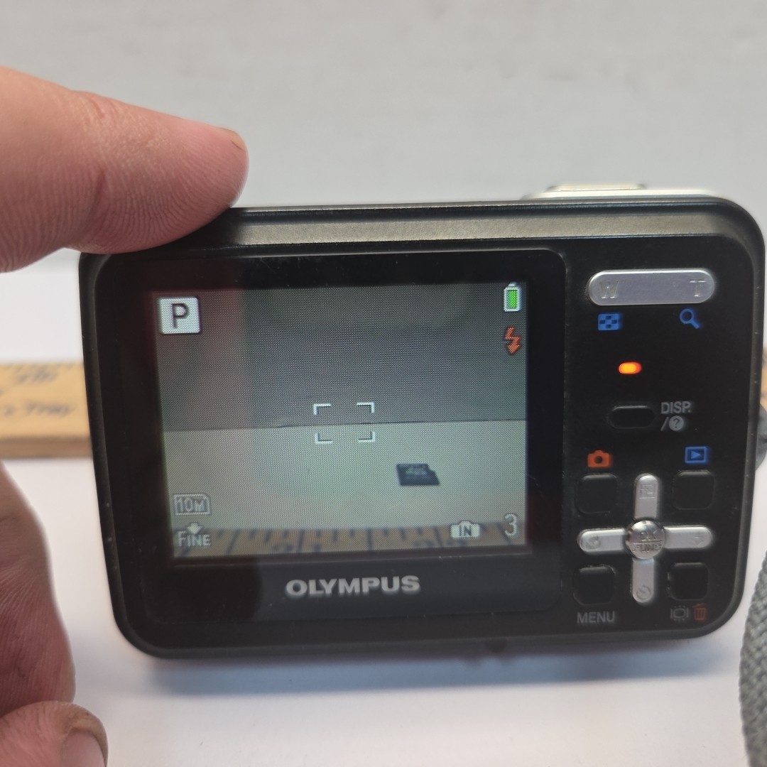 Olympus X-Series X-560WP 10.0MP Digital Camera – Red TESTED WORKS
