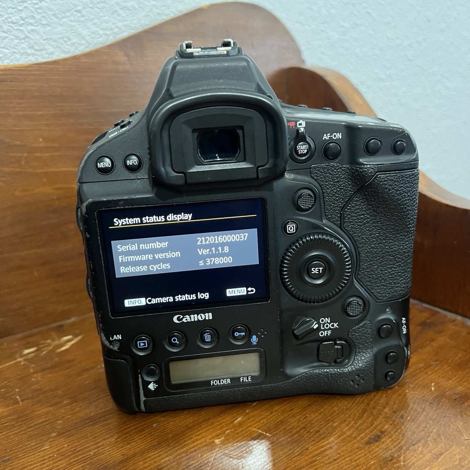 Canon EOS 1DX Mark II 20.2MP DSLR Camera Body Shutter Count 378000