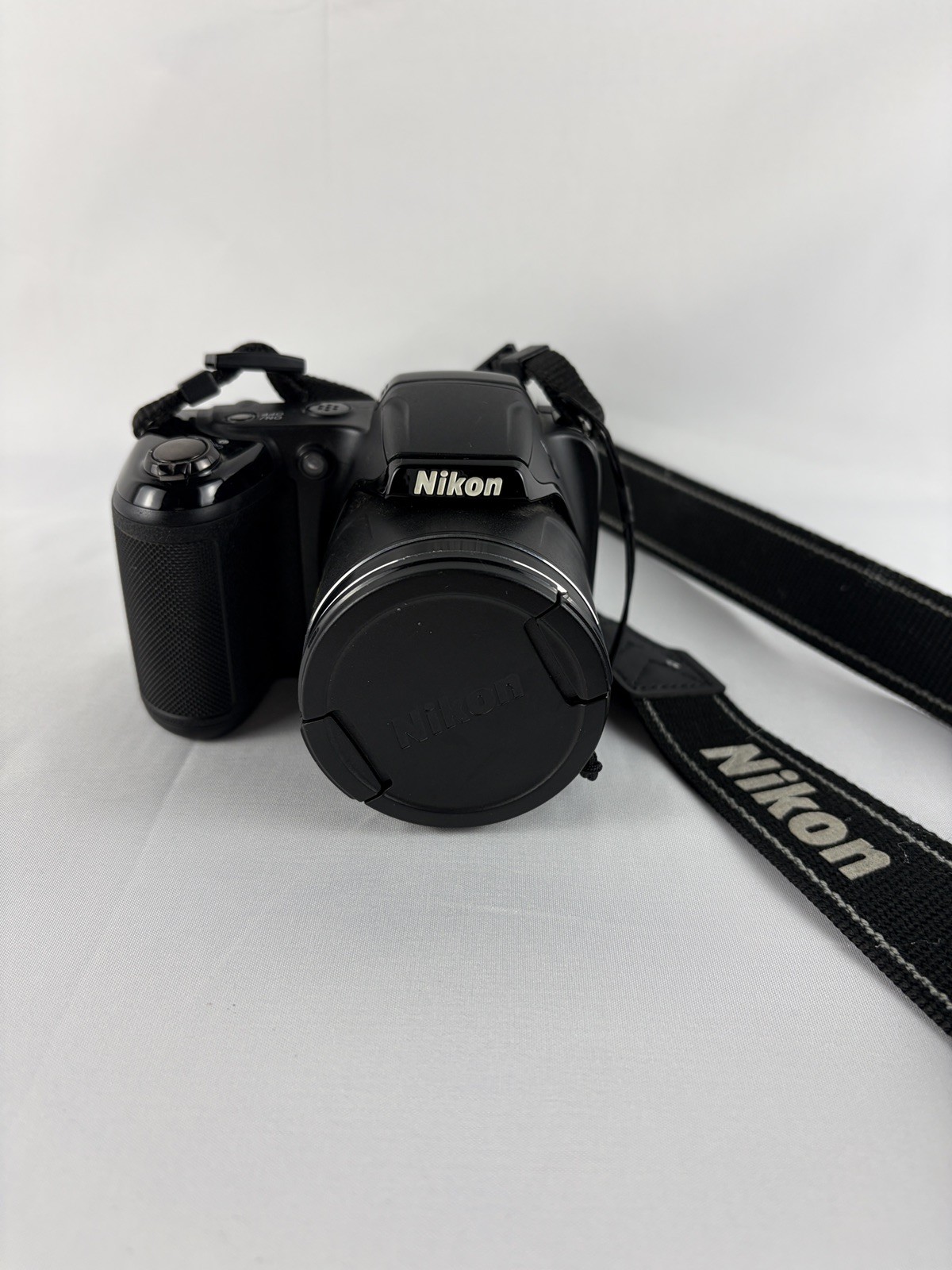 Nikon Coolpix L340 20.2MP Digital Camera Black 28x Zoom and 32gb SD card Tested