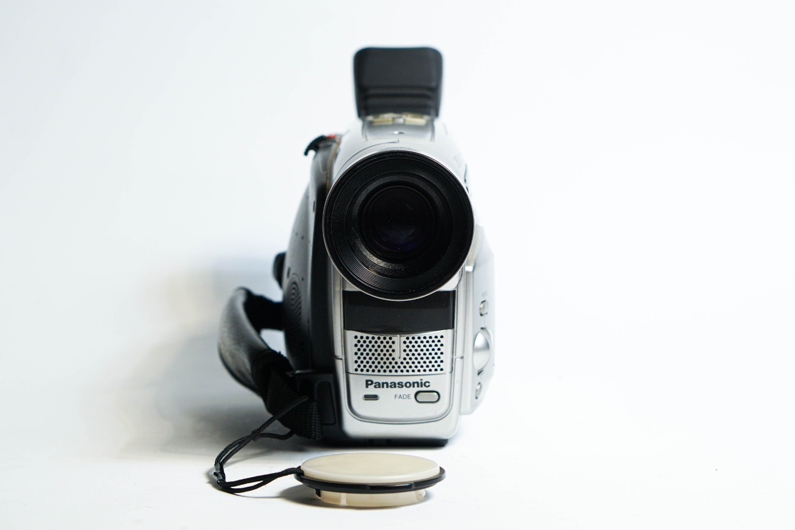 NEAR MINT Panasonic NV-VZ10 VHS-C Camcorder Night Vision 0 Lux + Box Tested