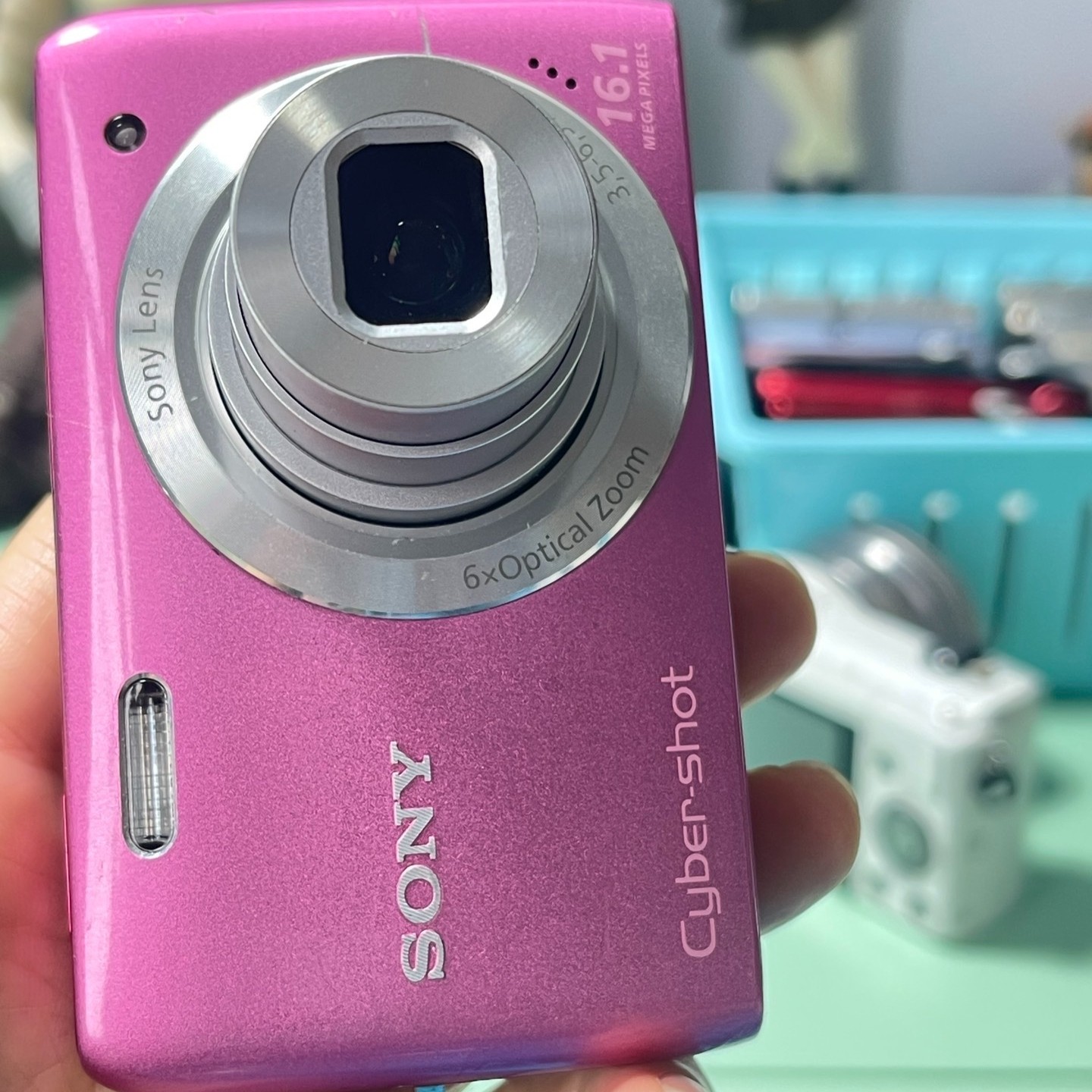 Sony Cyber Shot DSC-W670 16.1MP CCD Vintage Digital Camera Built-in Flash – Pink