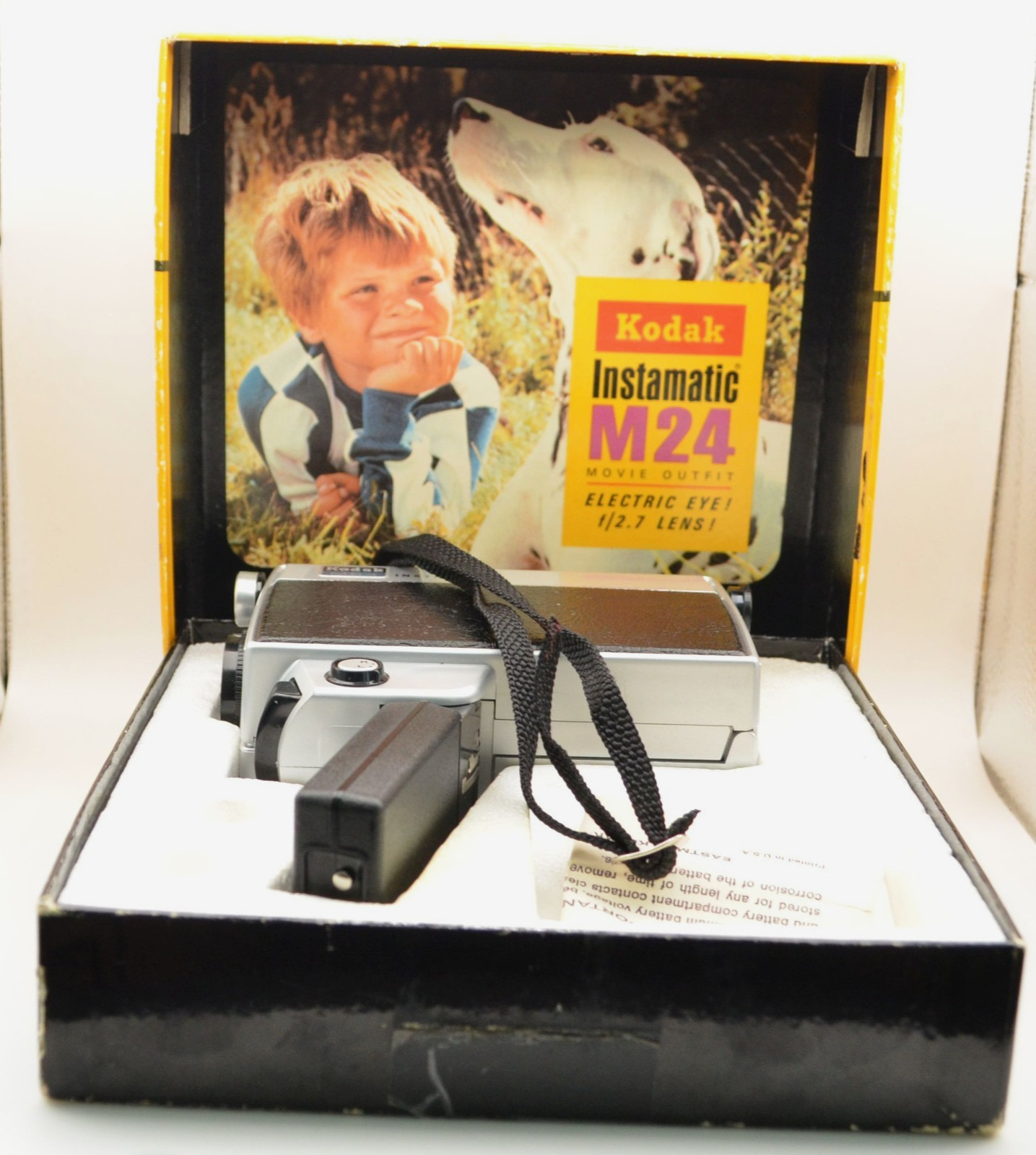 Kodak Instamatic M24 Super 8 Movie Camera Electric Eye f/2.7 in Original Box