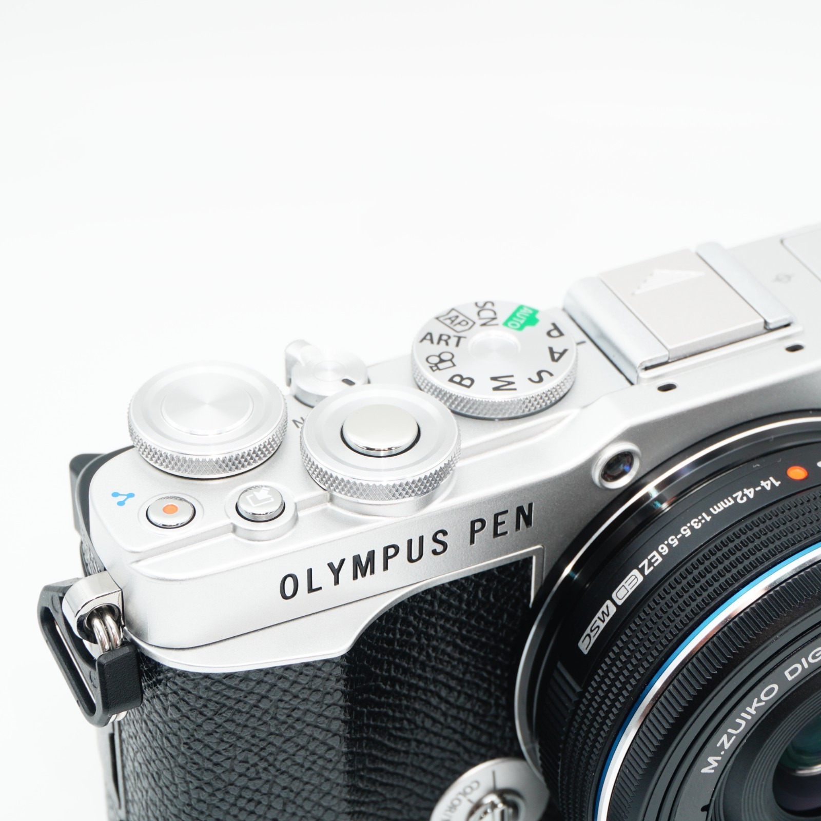 “Mint / 660 Counts” OLYMPUS PEN E-P7 14-42mm Lens Kit Silver #07001