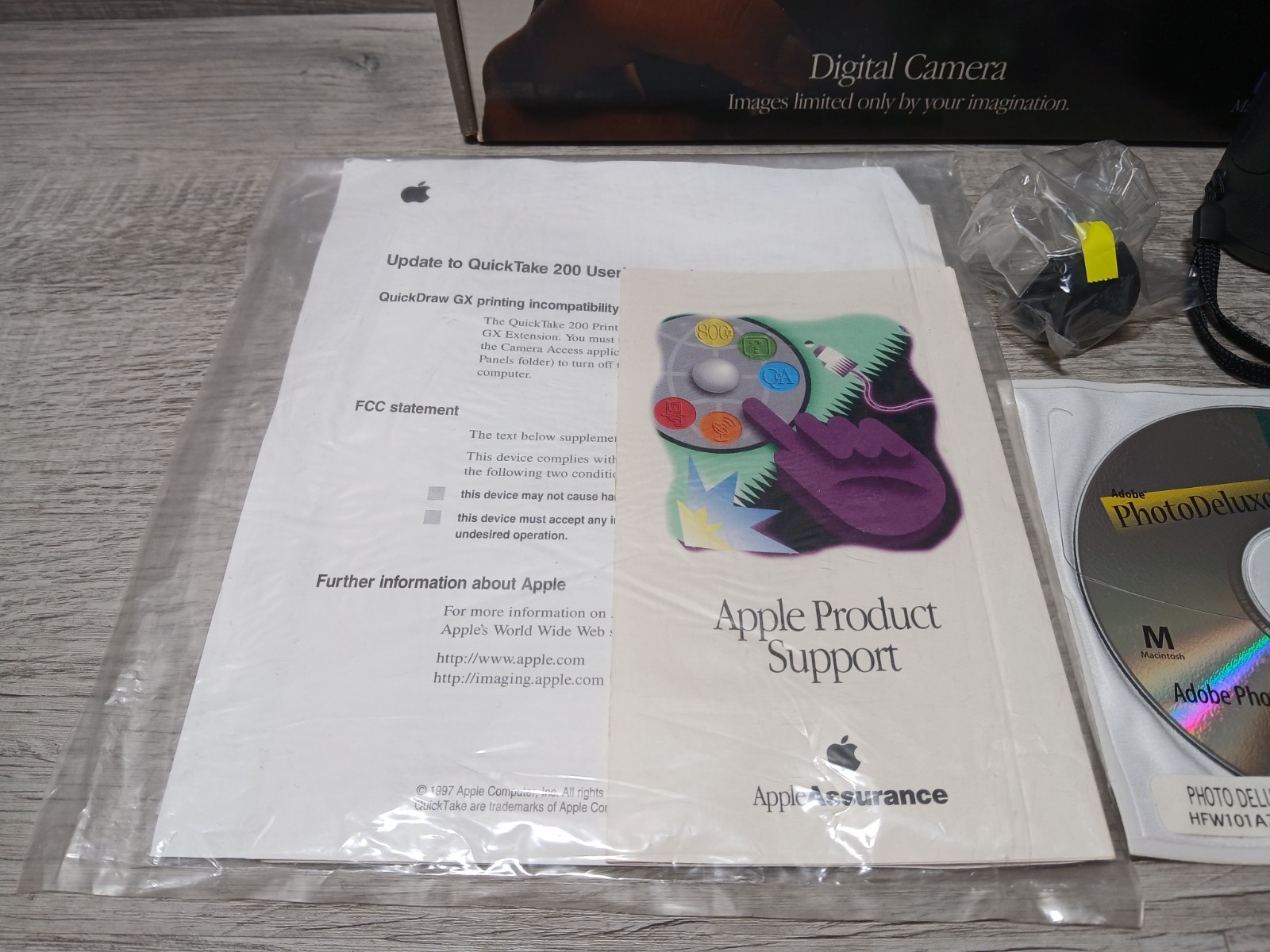 (MINT) Apple QuickTake 200 Point & Shoot Digital Camera Gray LCD