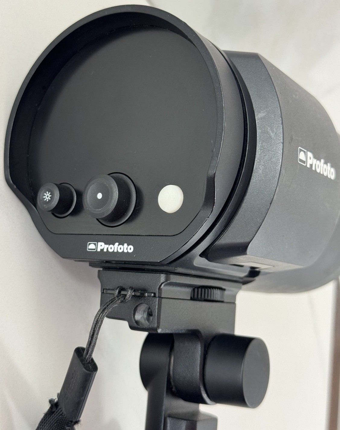 Compact Profoto B10 Off Camera Flash & Continuous Light + Battery, Case
