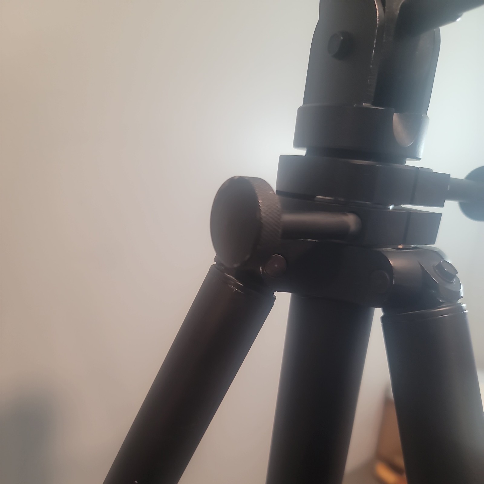 Tiltall Professional Tripod made by E Leitz, Rockleigh, NJ. USA Pan Tilt Head