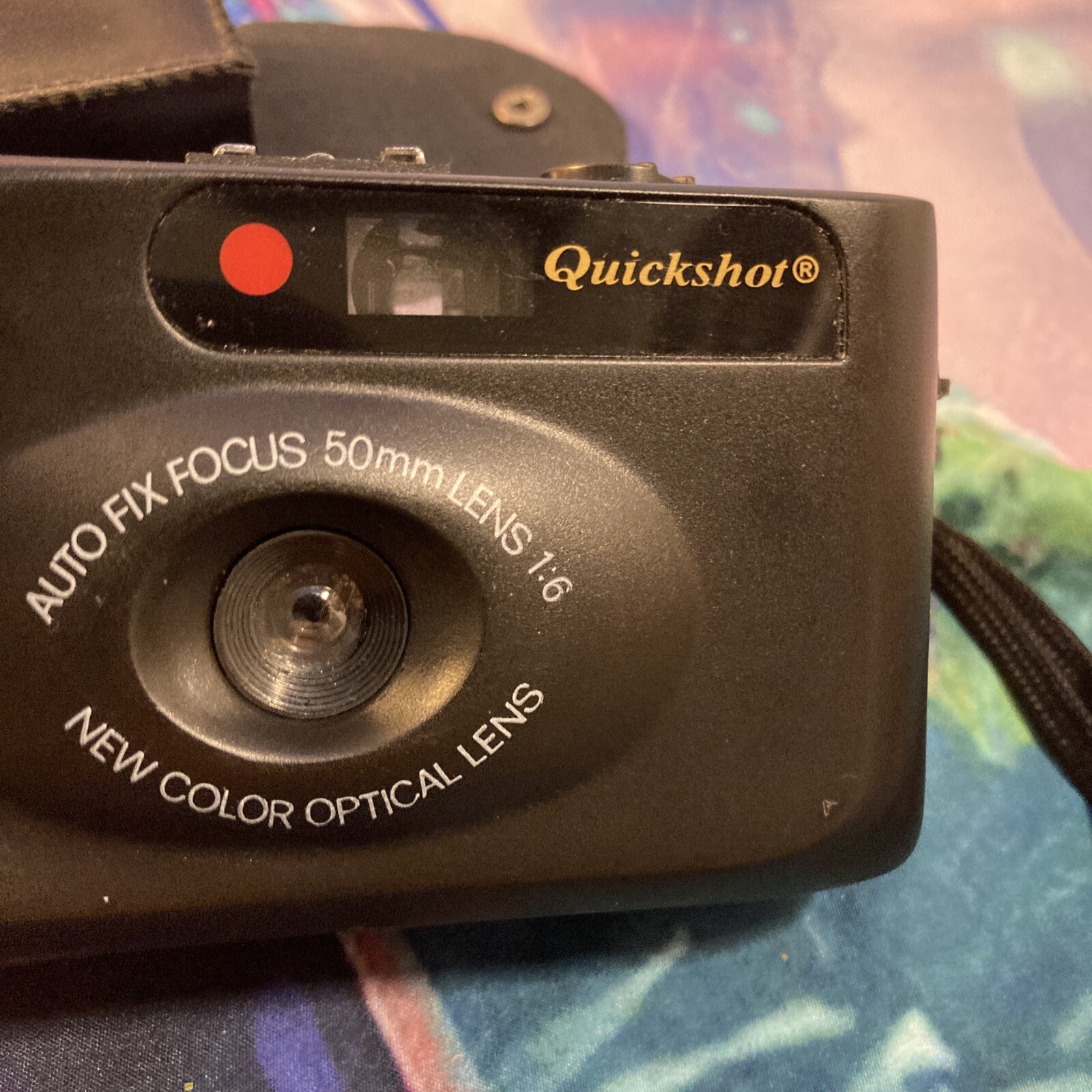 Quickshot 35mm Camera with Auto Fix Focus 50mm Lens 1:6 W/case