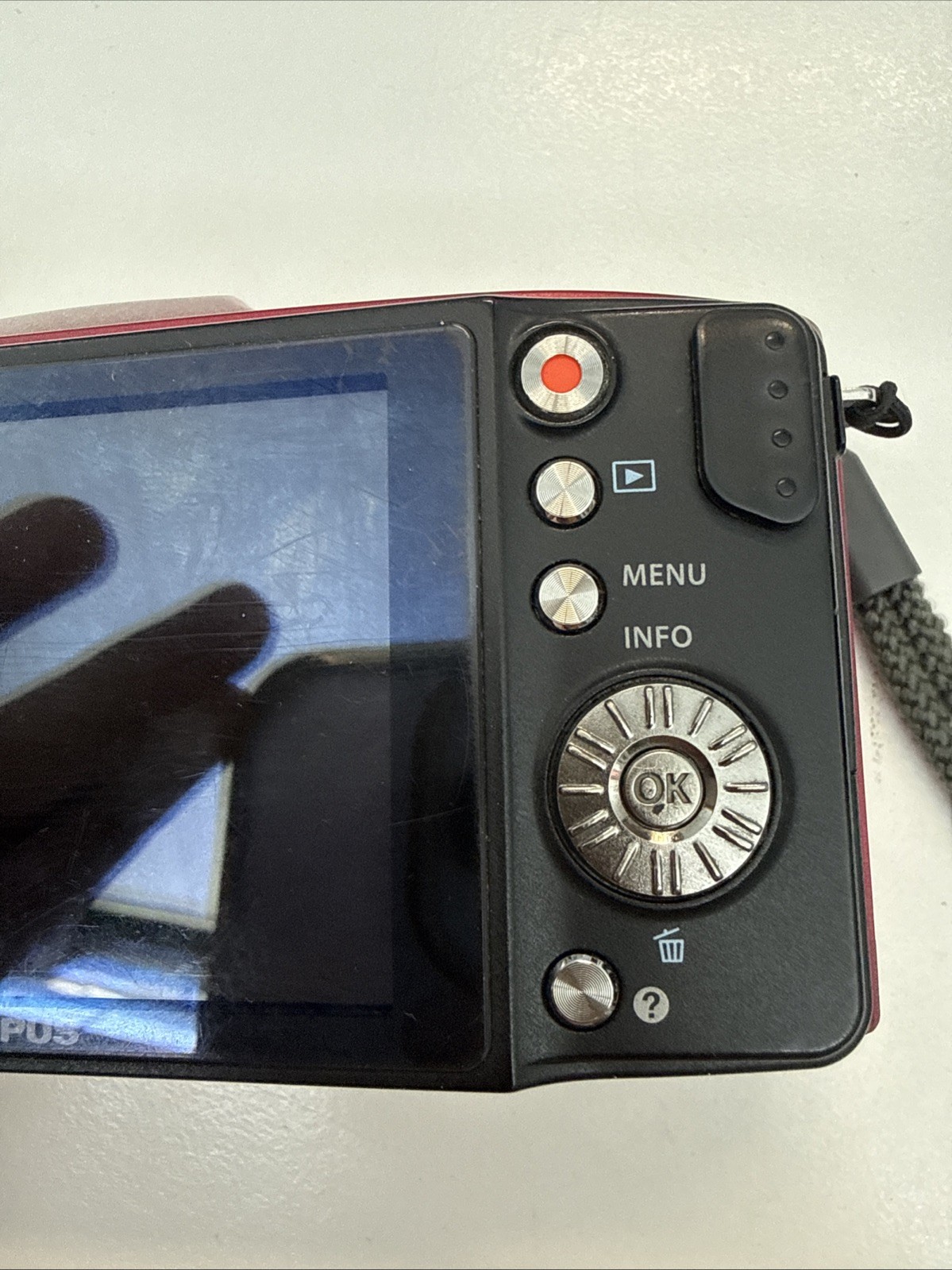 Olympus SZ-14 14.0MP Digital Camera Red Lens Error Includes Wrist Strap
