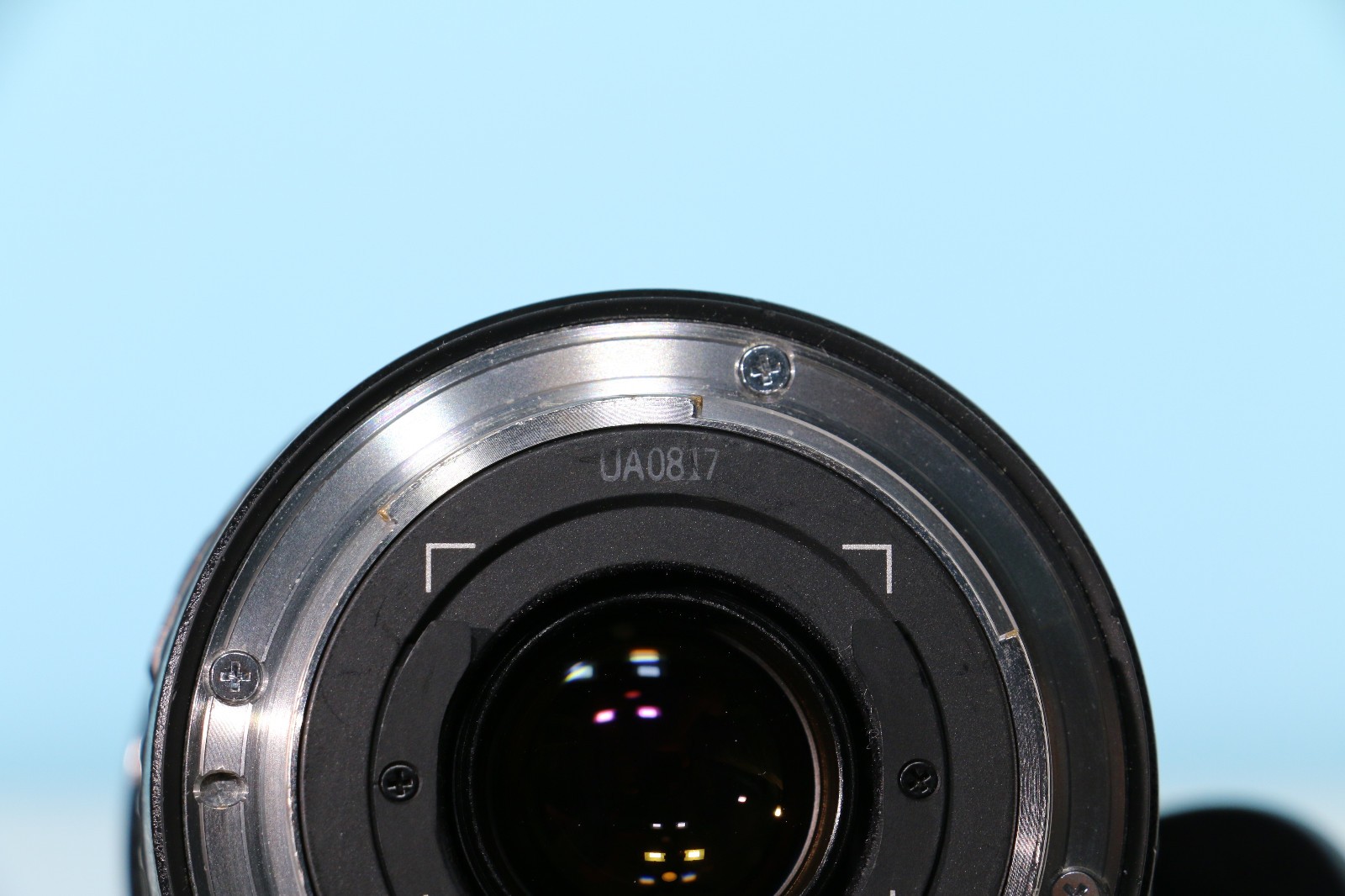 Canon EF 17-40mm f/4L USM Wide Angle Zoom Lens, EF mount with EW-83E lens hood