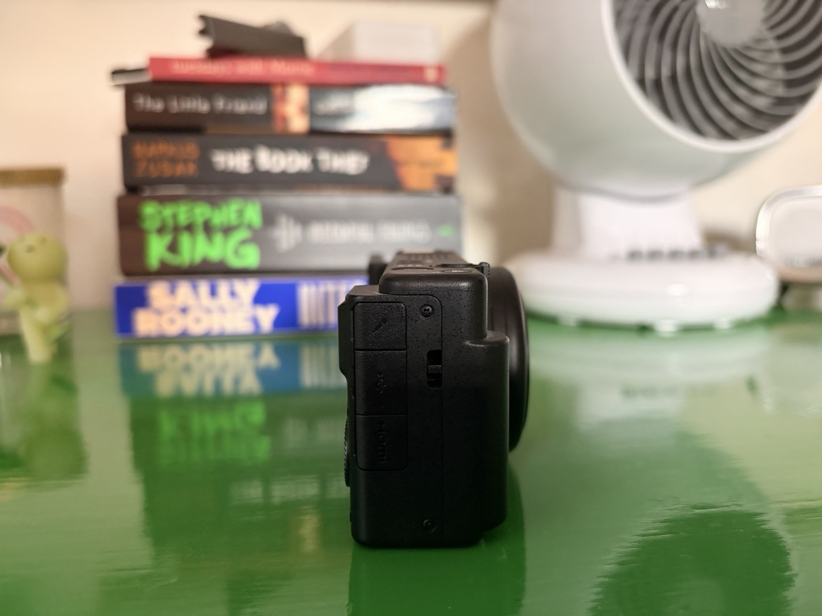 Sony ZV-1F 4K F/2 Vlogging Digital Camera Black, Brand New, Yes Charger/Battery