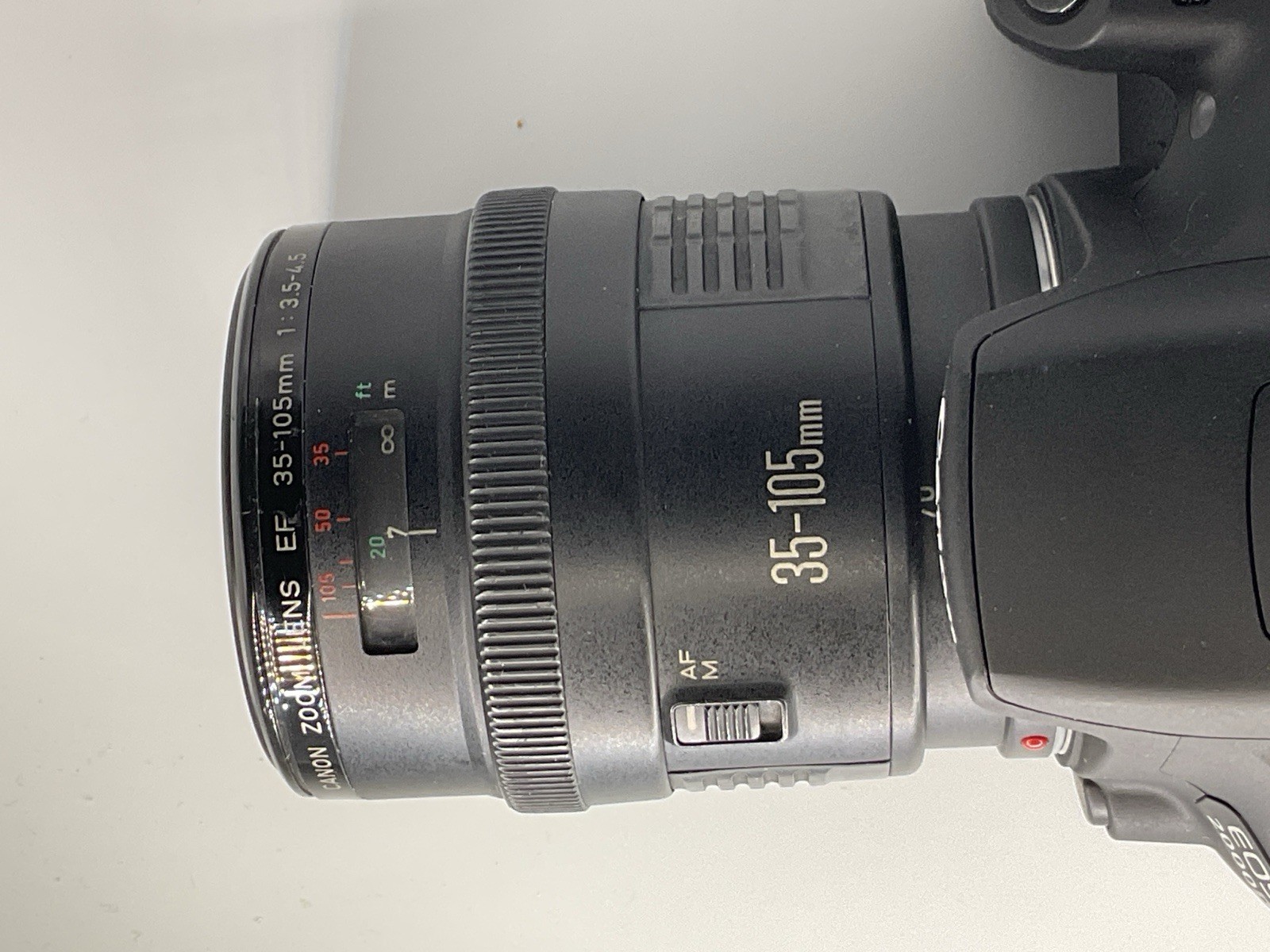 Canon EOS 2000D Rebel T7 DSLR + 35-105mm Lens 24.1 MP Shutter:1199. Near Mint.