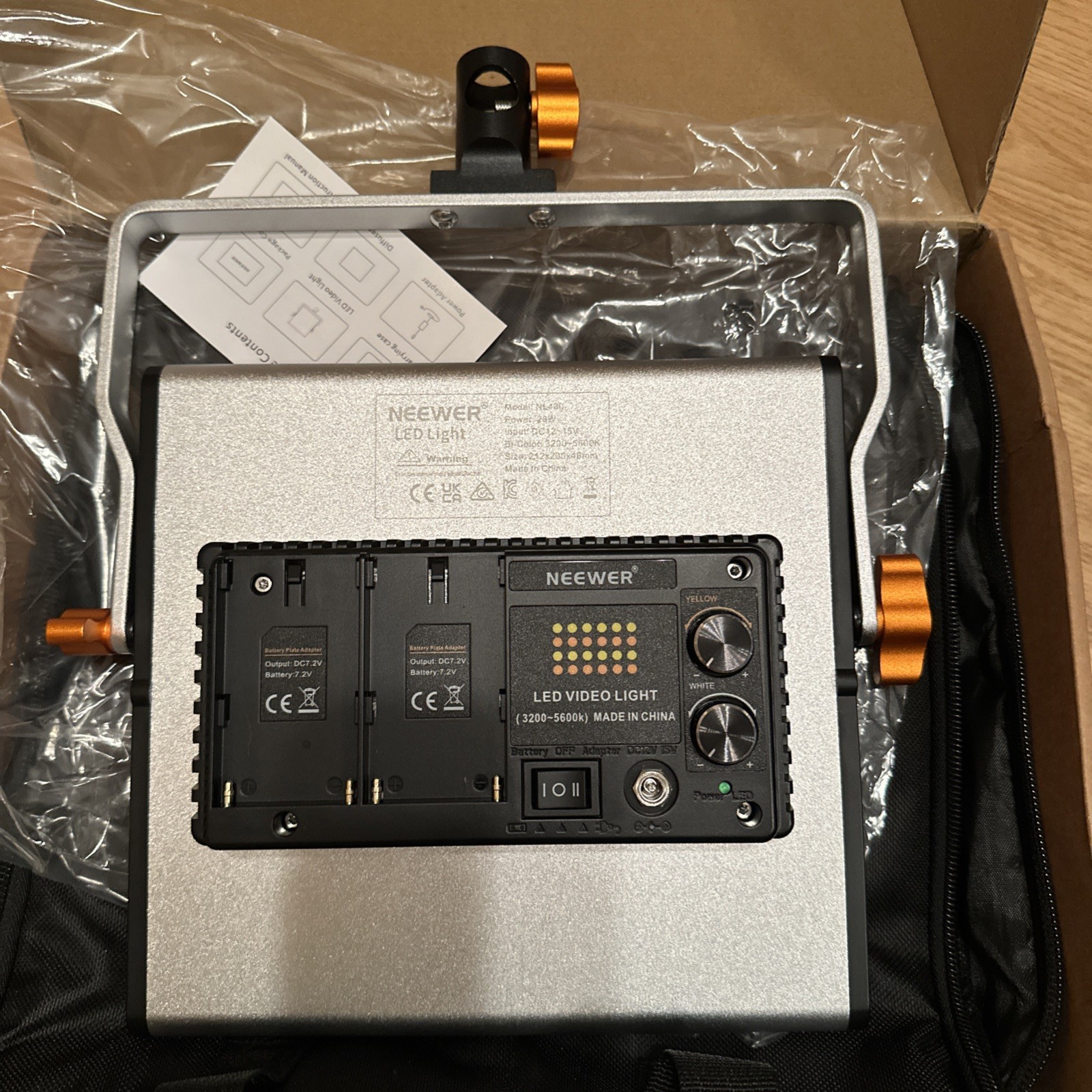Neewer NL480 LED Bi-Color 28W Video Light with Carry Bag