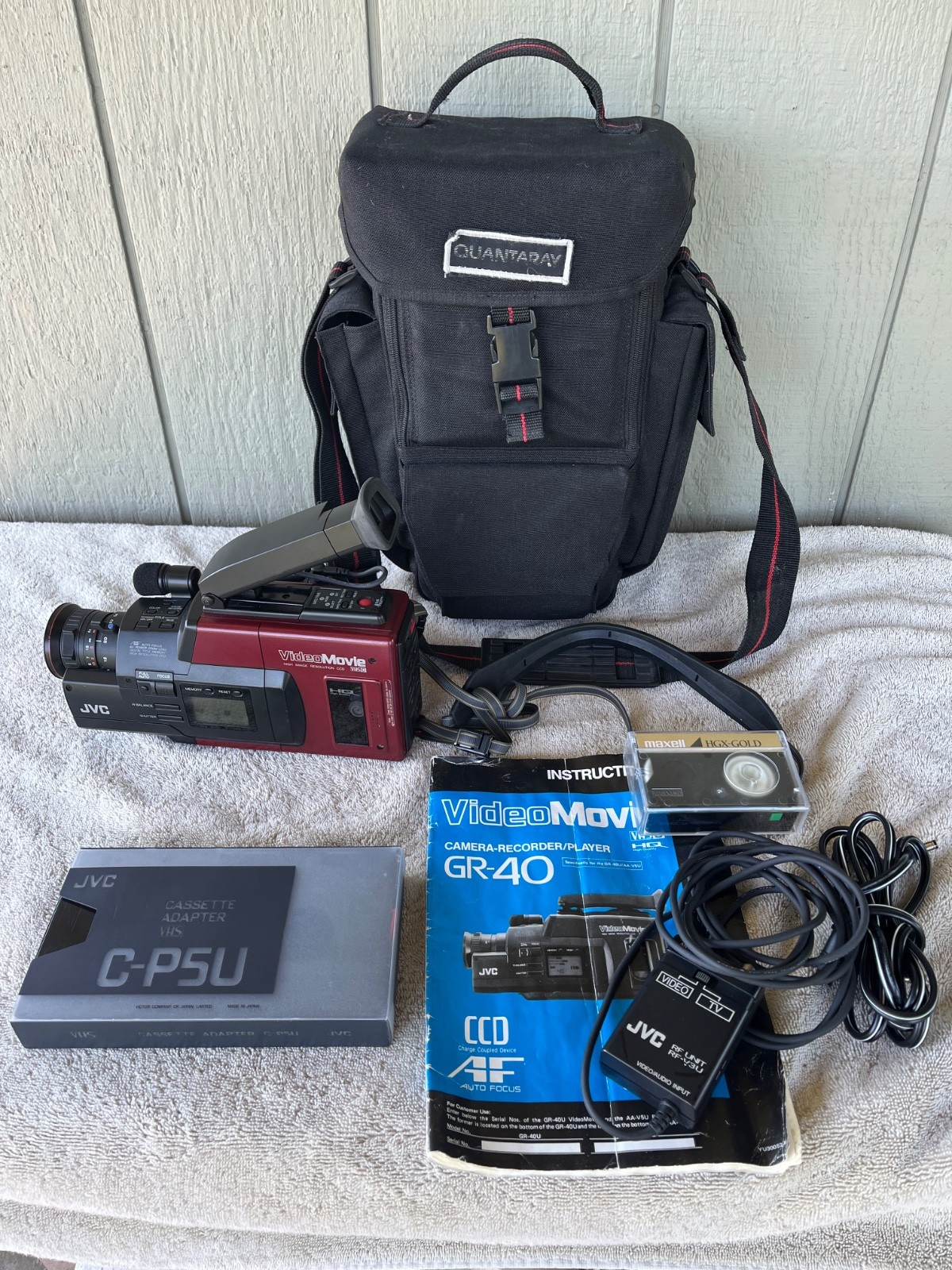 JVC GR-40 VHS-C Camcorder Tape Batteries Charger Book Case Tested And Working