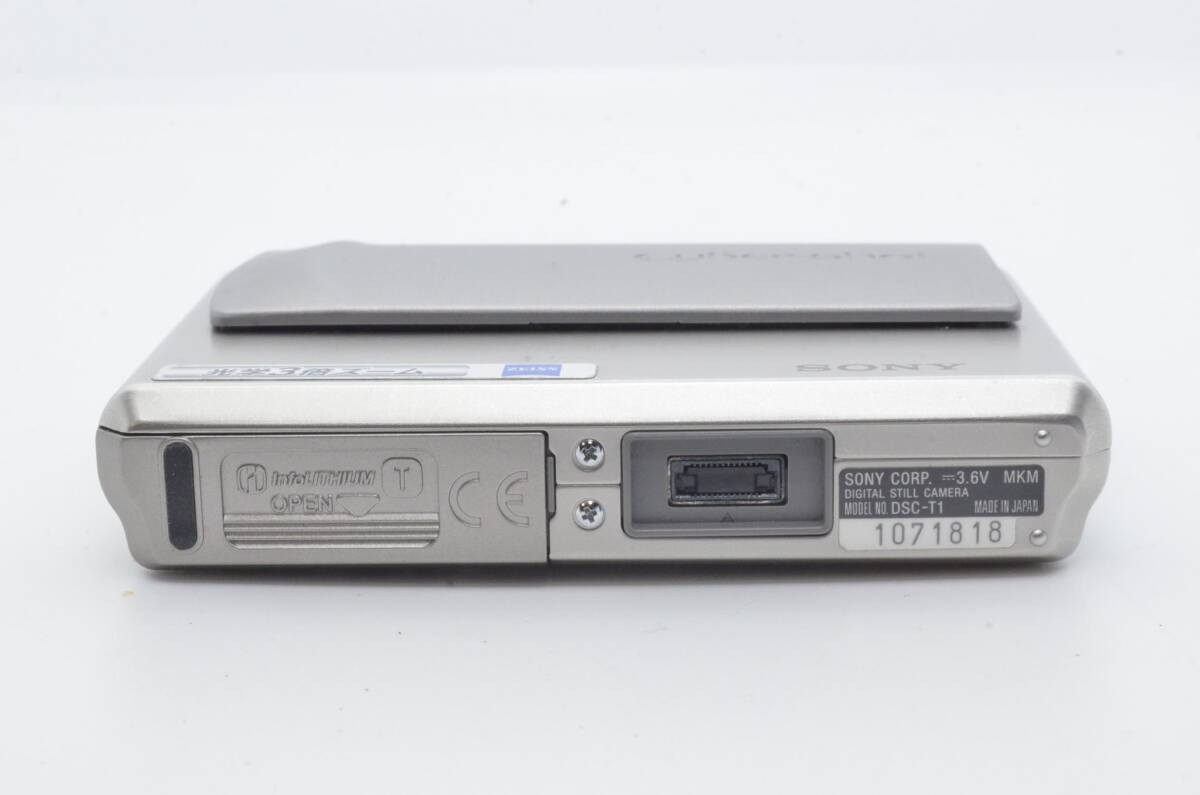 Sony Cyber-shot DSC-T1 5.0 Megapixel Digital Camera Silver LCD Screen　JAPAN