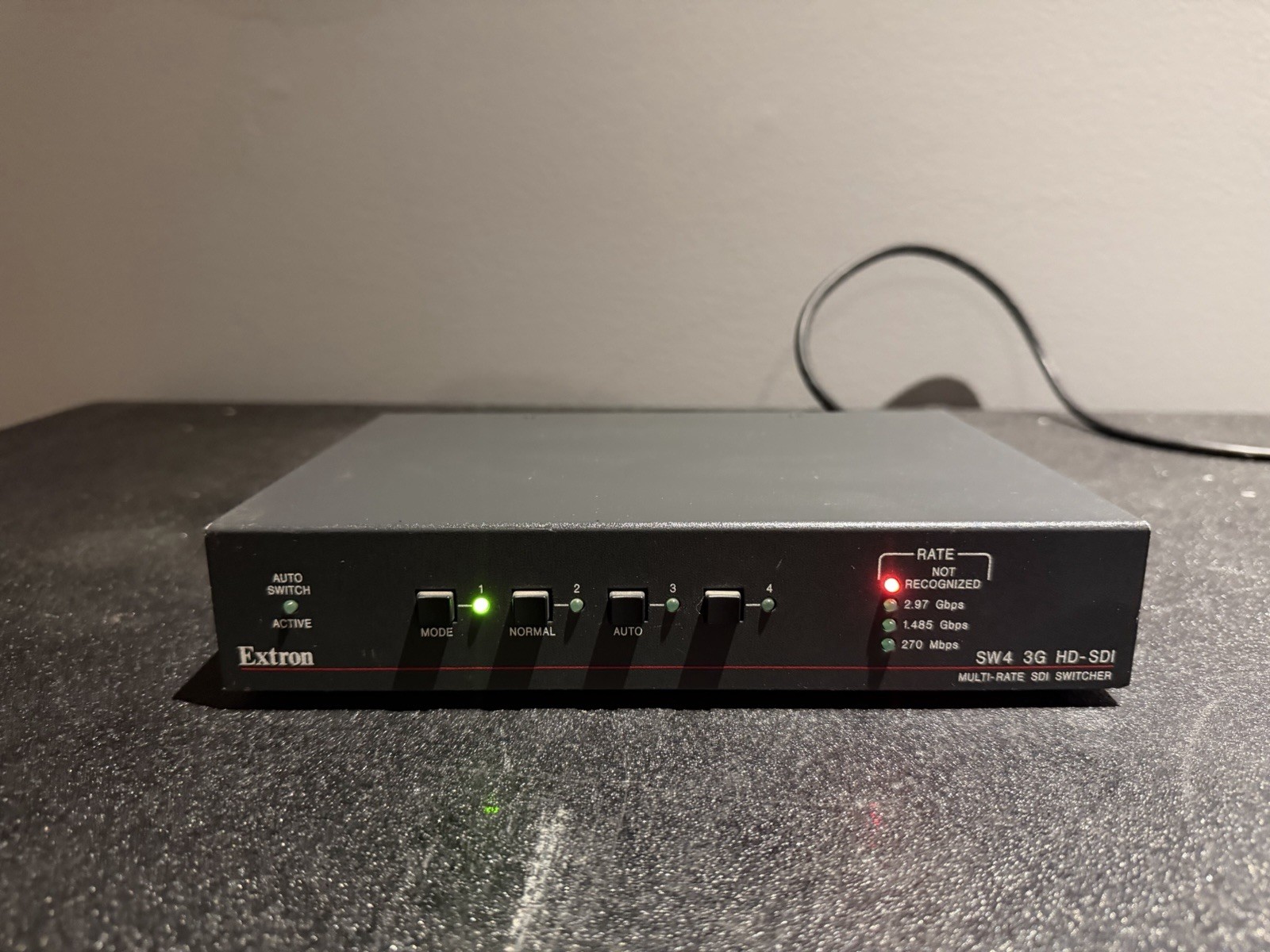 Extron SW4 3G HD-SDI 4×2 Switcher 3G/HD/SD-SDI RS-232 Tabletop