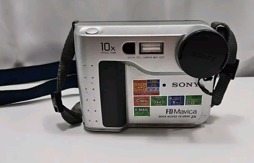 Sony Mavica MVC-FD75 0.4MP Digital Camera – Silver and Black For Parts Or Repair