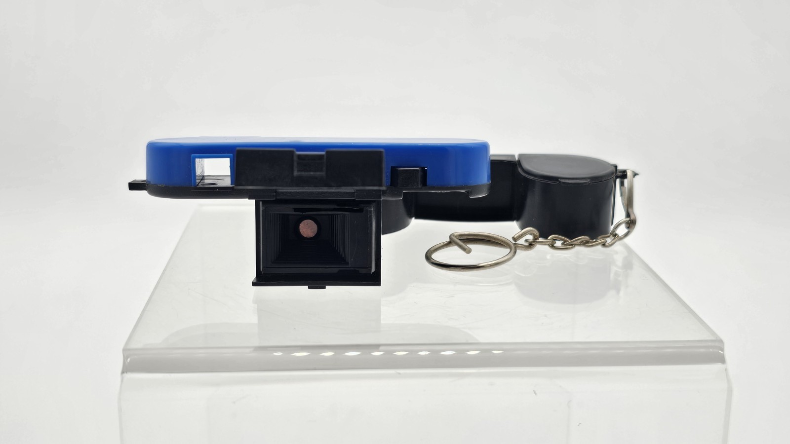 Vintage Micro 110 Film Camera Coin Box Case Plastic Keychain Toy Taiwan