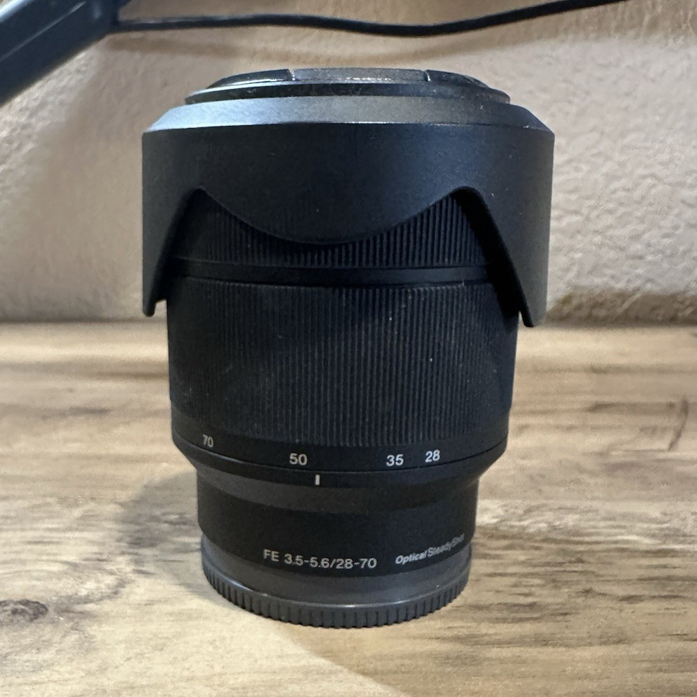 Sony FE 28-70mm f/3.5-5.6 OSS AF Zoom Lens E-Mount w/ Hood & Cap