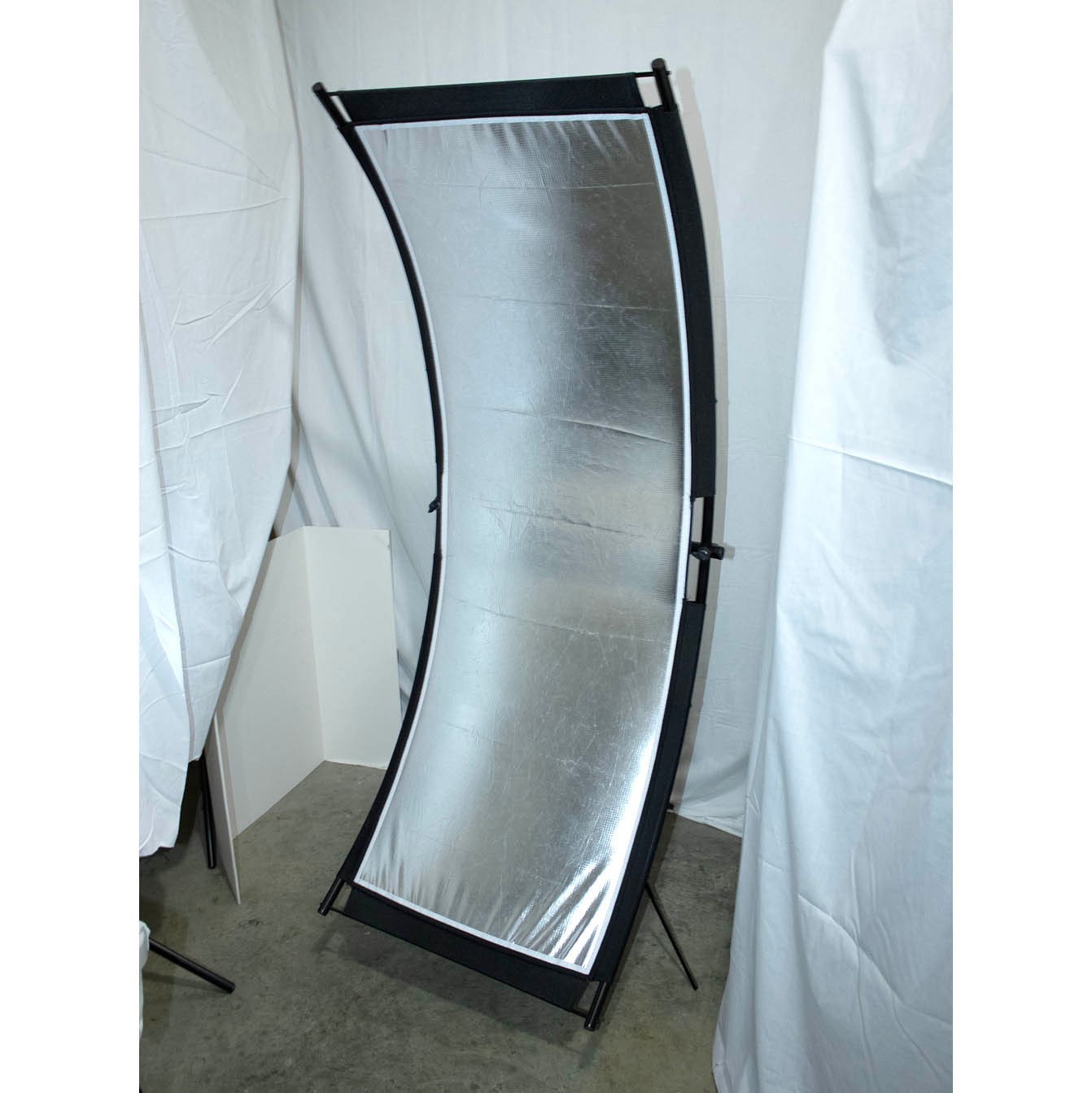 Manfrotto Light Stand with Curved Diffuser Reflector Panel Studio Photography
