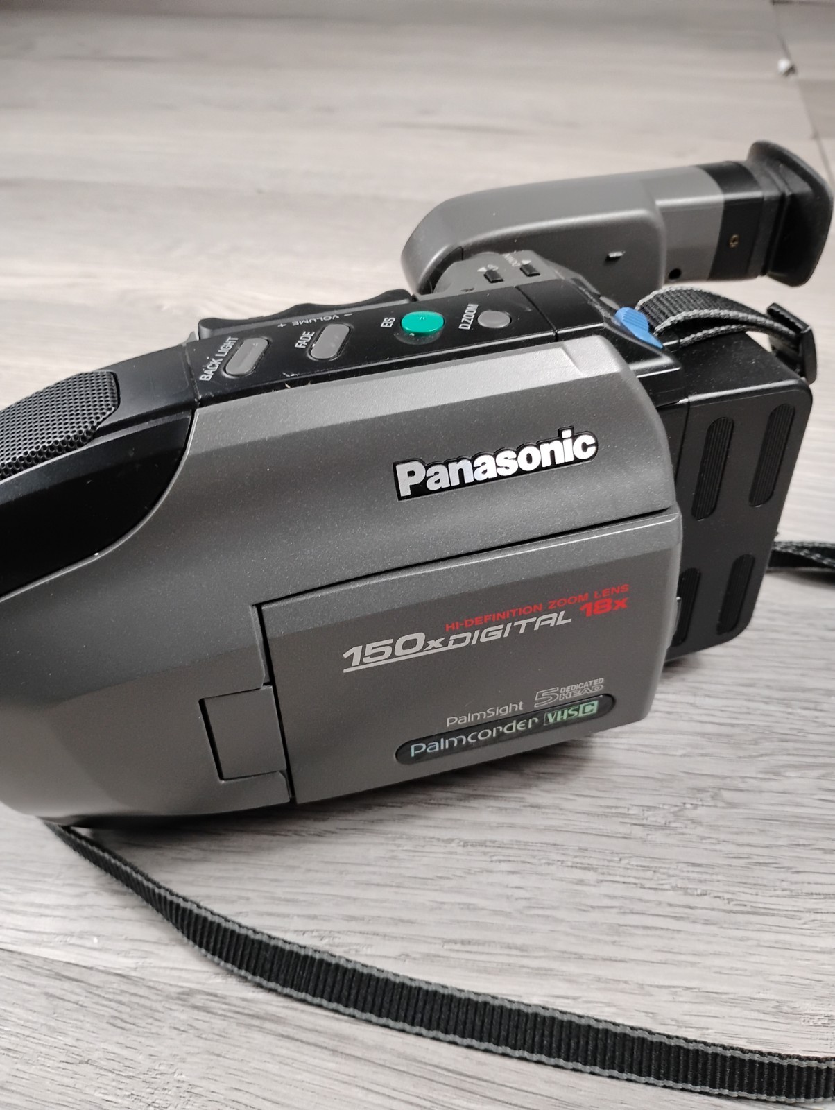 Panasonic PV-L580D Compact VHS/VHS-C Palmcorder 150x Digital Camcorder Tested