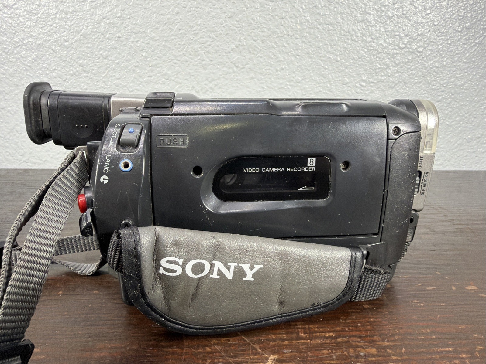 Sony Handycam CCD-TRV37 NTSC 8mm Video8 Standard 8 w/ Nightshot TESTED & WORKs