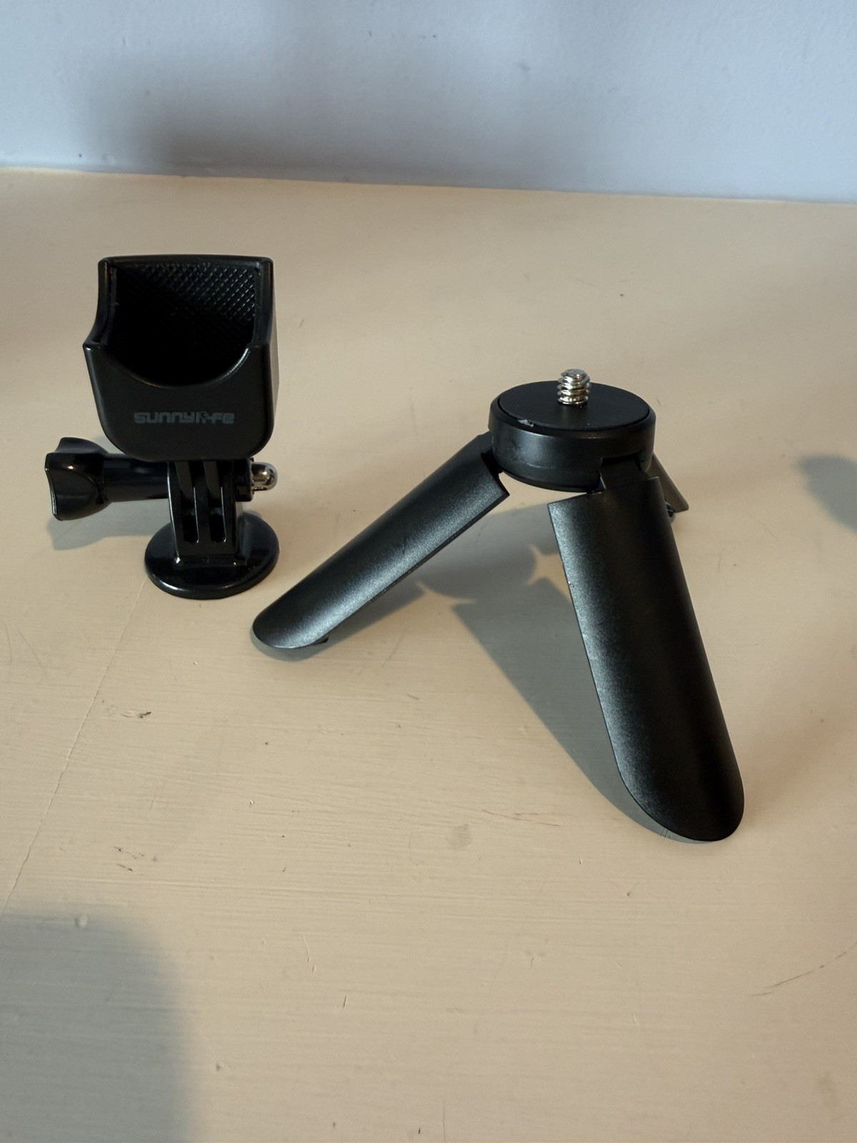DJI Osmo Pocket 1 Gimbal Camera 4k w/case, tripod, cradle and adapter mount