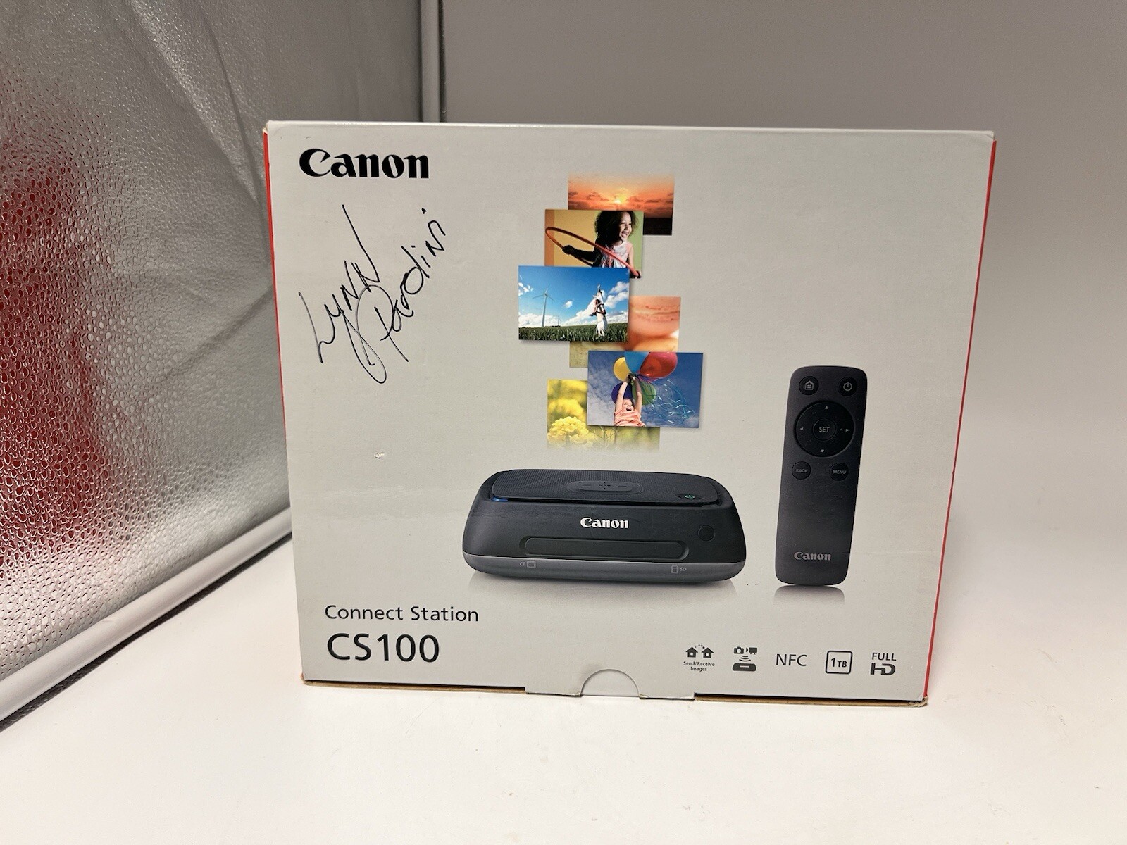 Canon Connect Station CS100 1TB Storage Device (Photo Albums and Storage)
