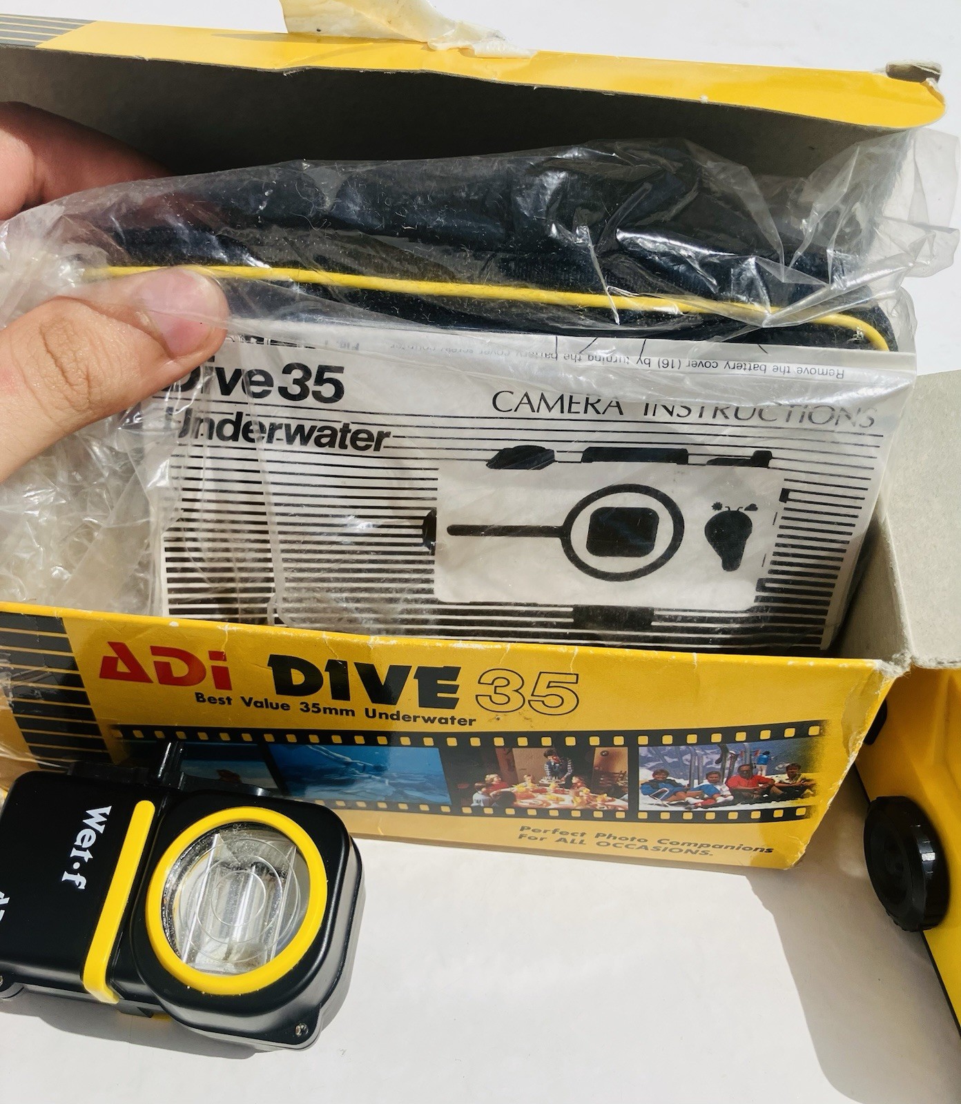Vintage ADi Dive 35 Waterproof 35mm Film Camera NEW in Original Box NOS