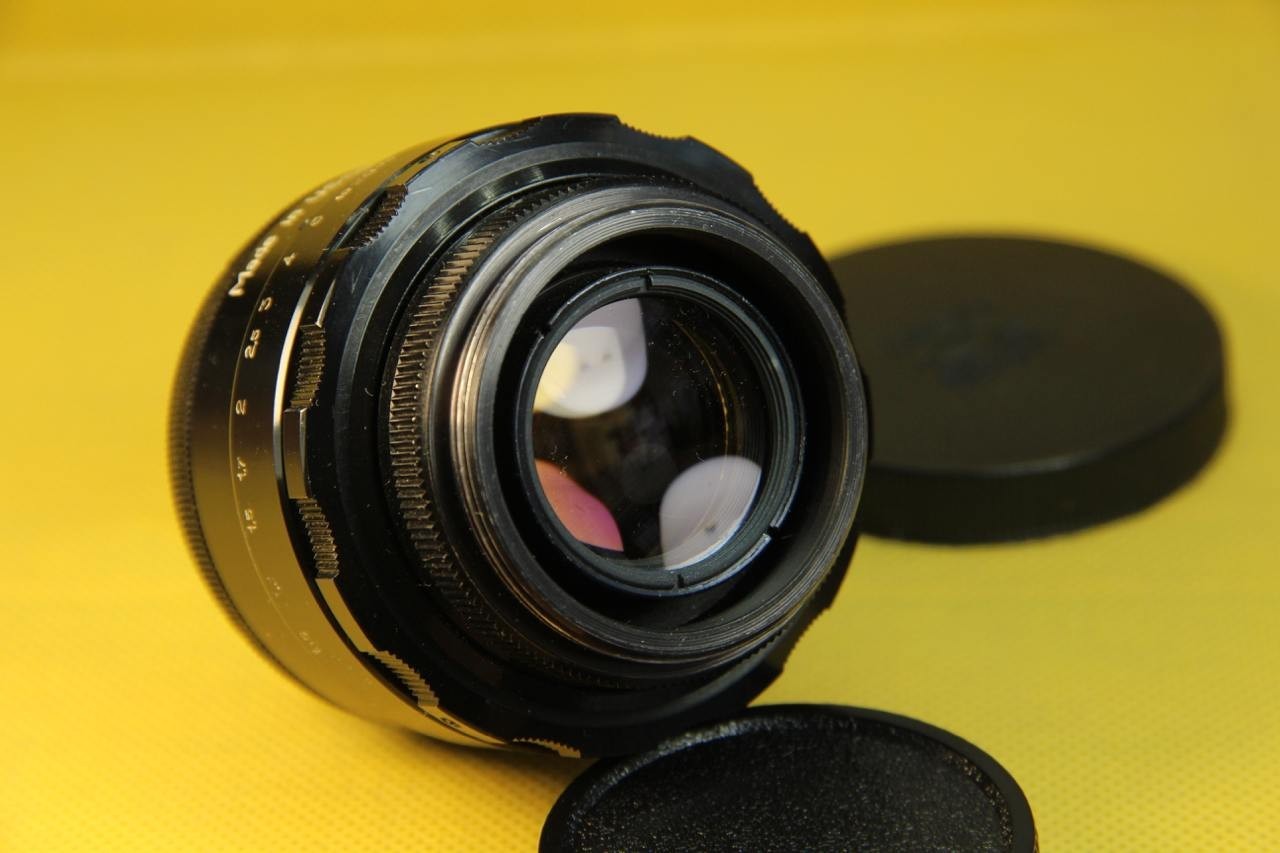 Helios 44-2 58mm f2 KMZ Vintage Lens Swirly Bokeh Manual Focus M42 Mount
