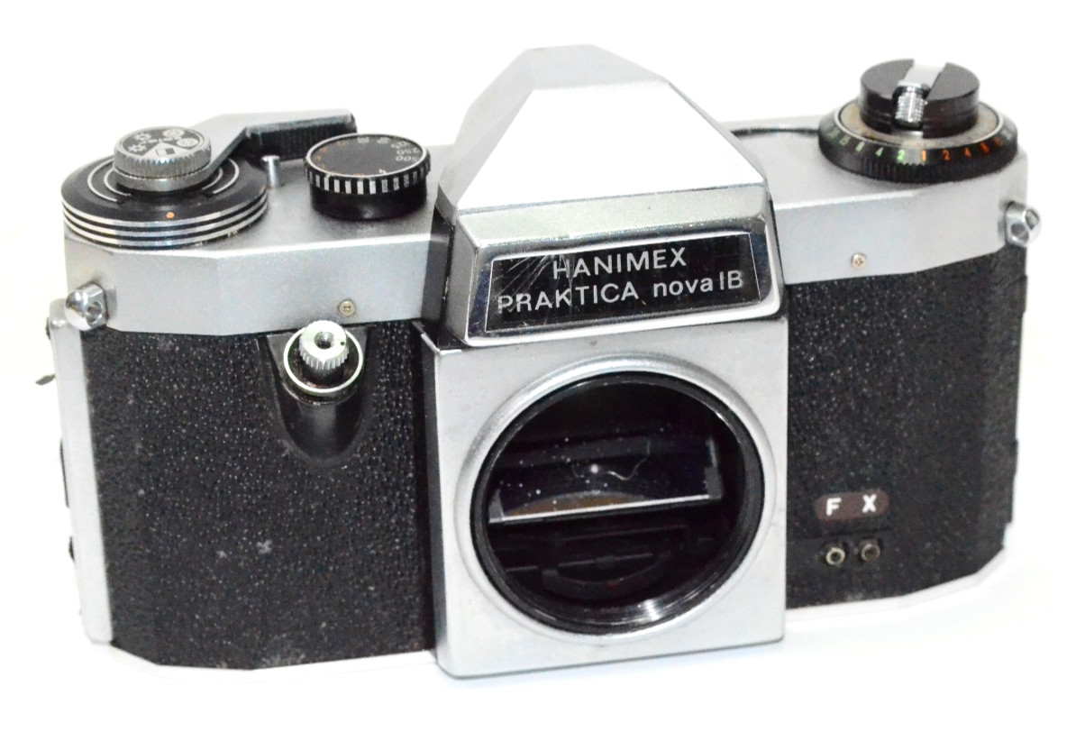 Hanimex Praktica nova IB M42 35mm SLR Film Camera Body