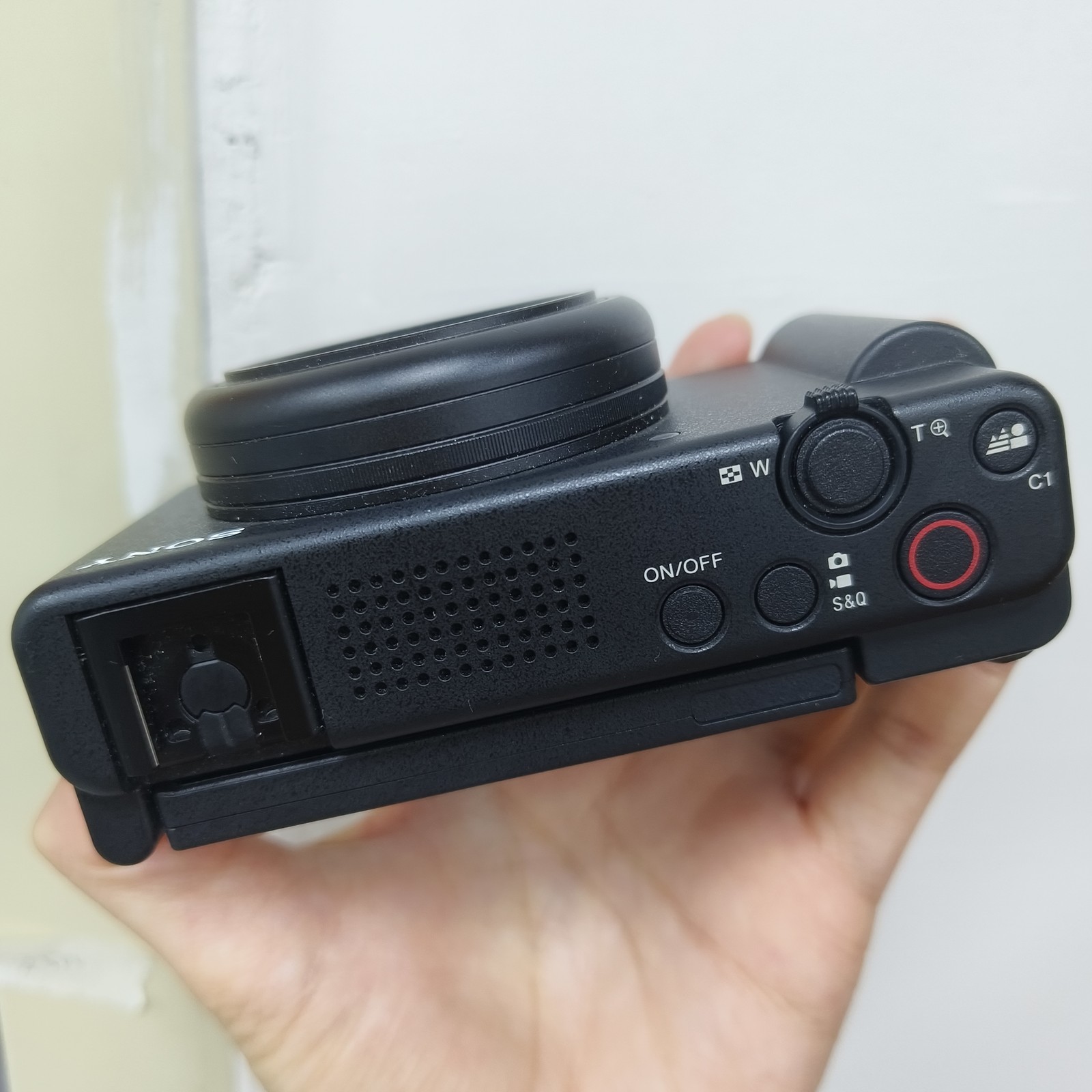 Sony ZV-1F 20.1MP Digital Vlog Camera 20mm Lens 4K Video Touch Screen WiFi Black